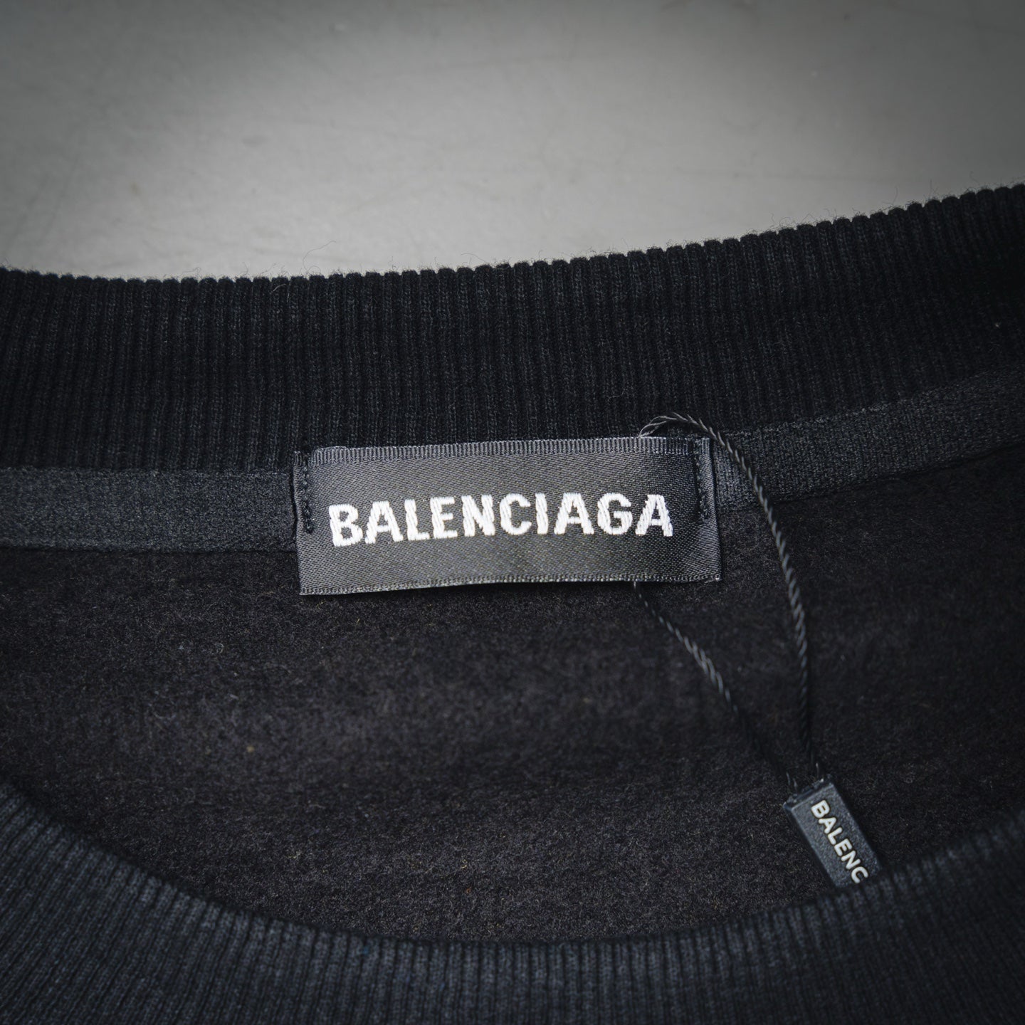 Balen 25fw leisure sweatshirt