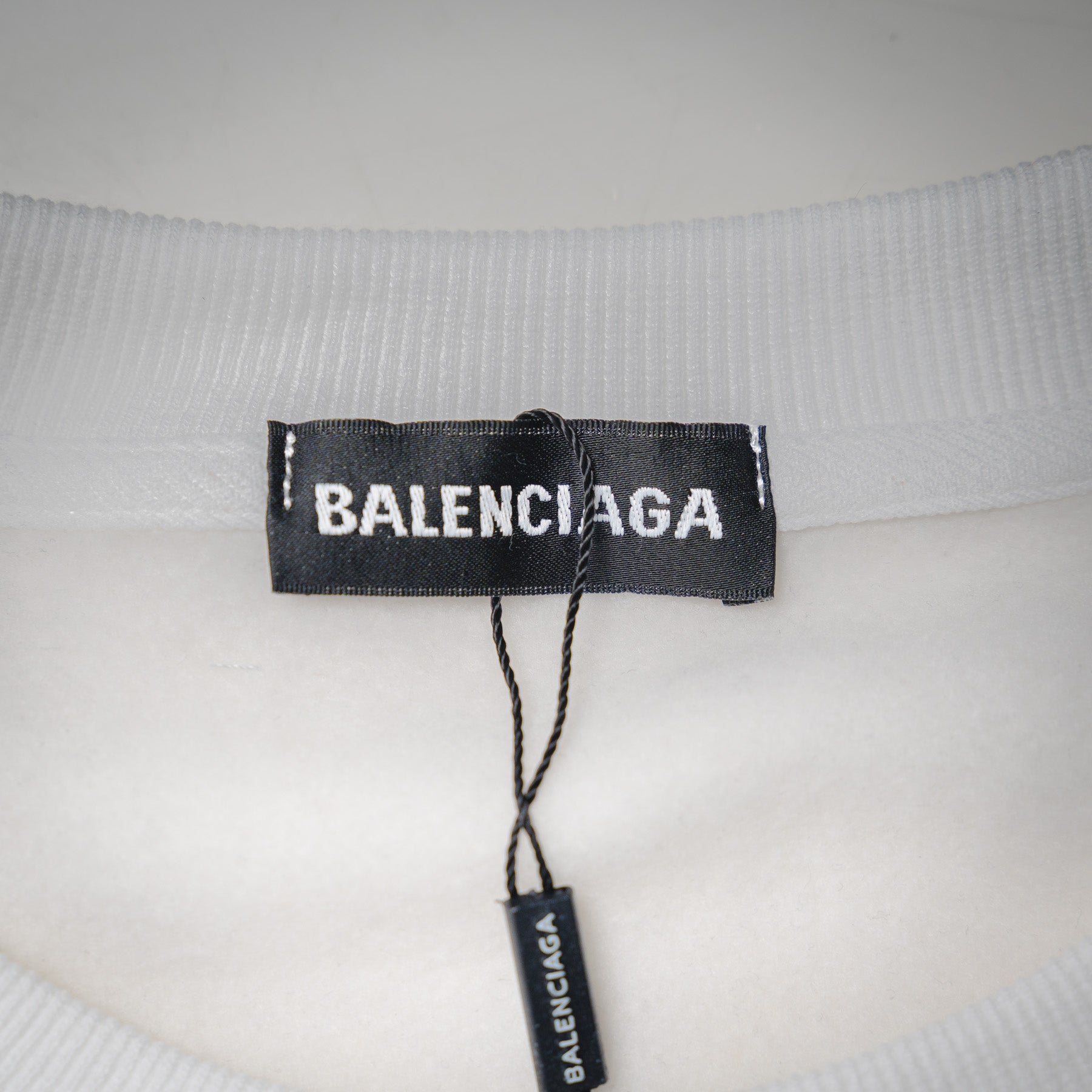 Balen 25fw leisure sweatshirt