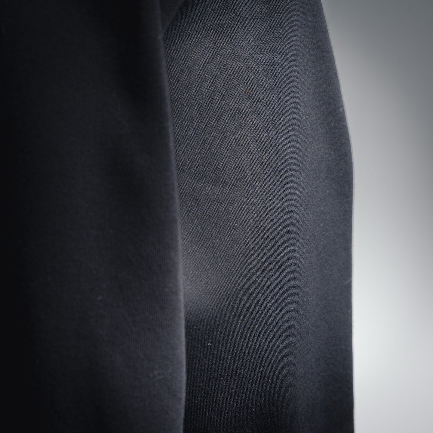 Loe 25fw embroidered sweatshirt