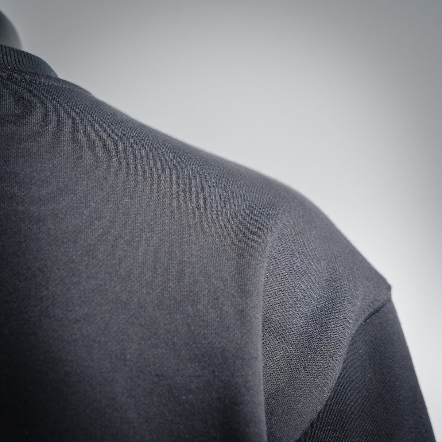 Loe 25fw embroidered sweatshirt