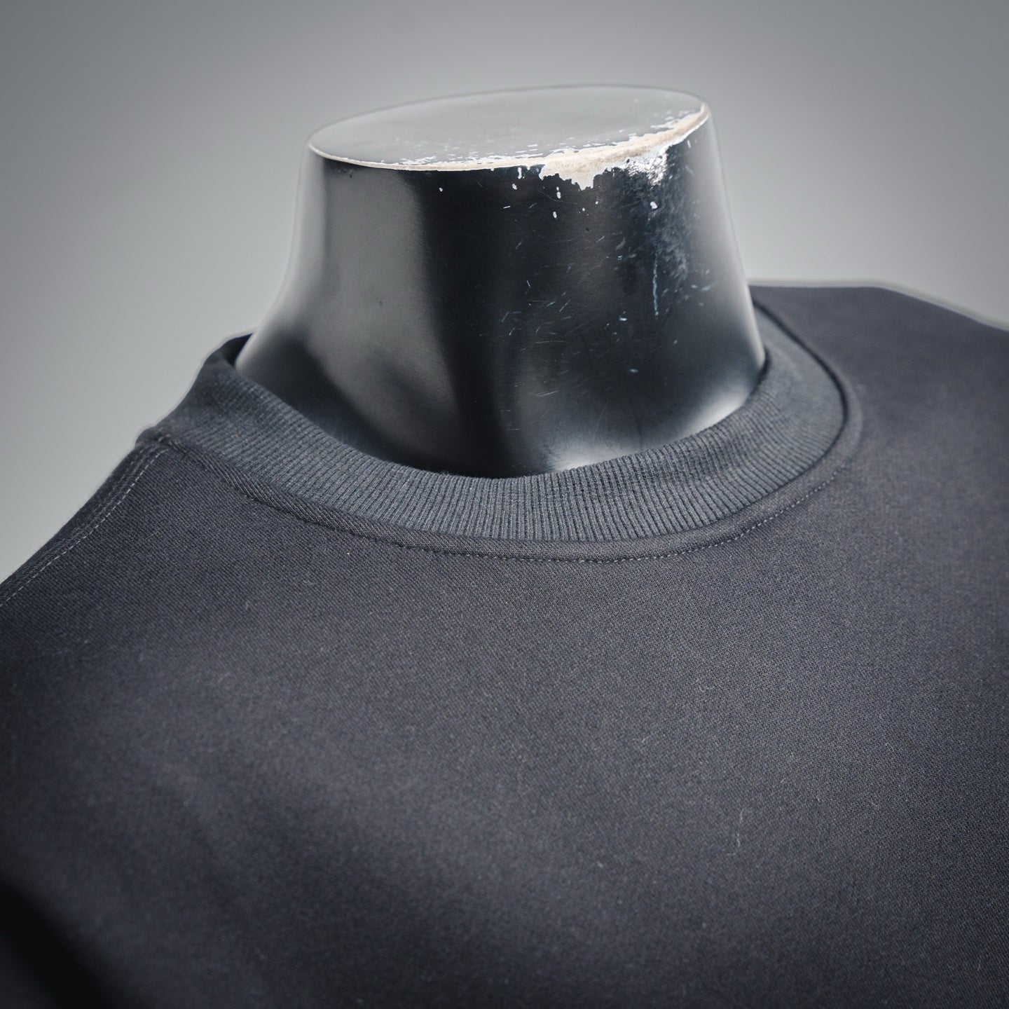 Loe 25fw embroidered sweatshirt