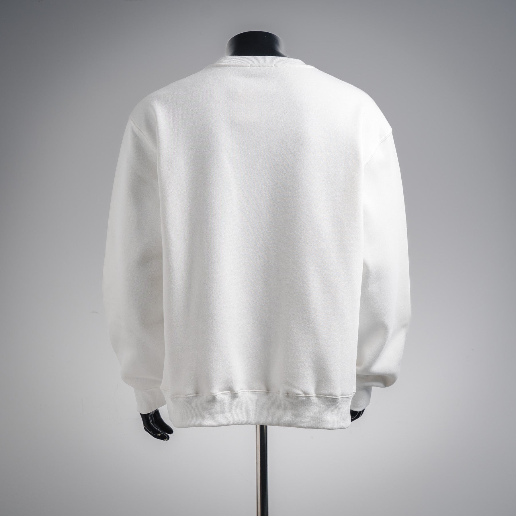 Loe 25fw embroidered sweatshirt