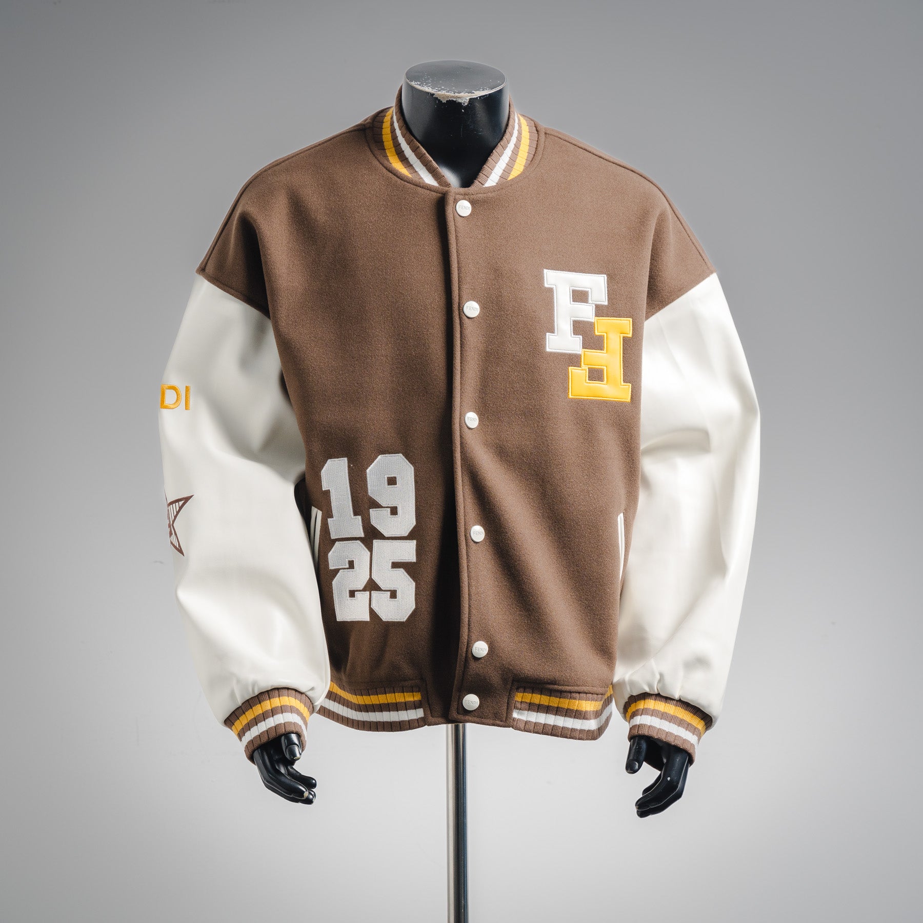 Fend 25fw embroidered jacket