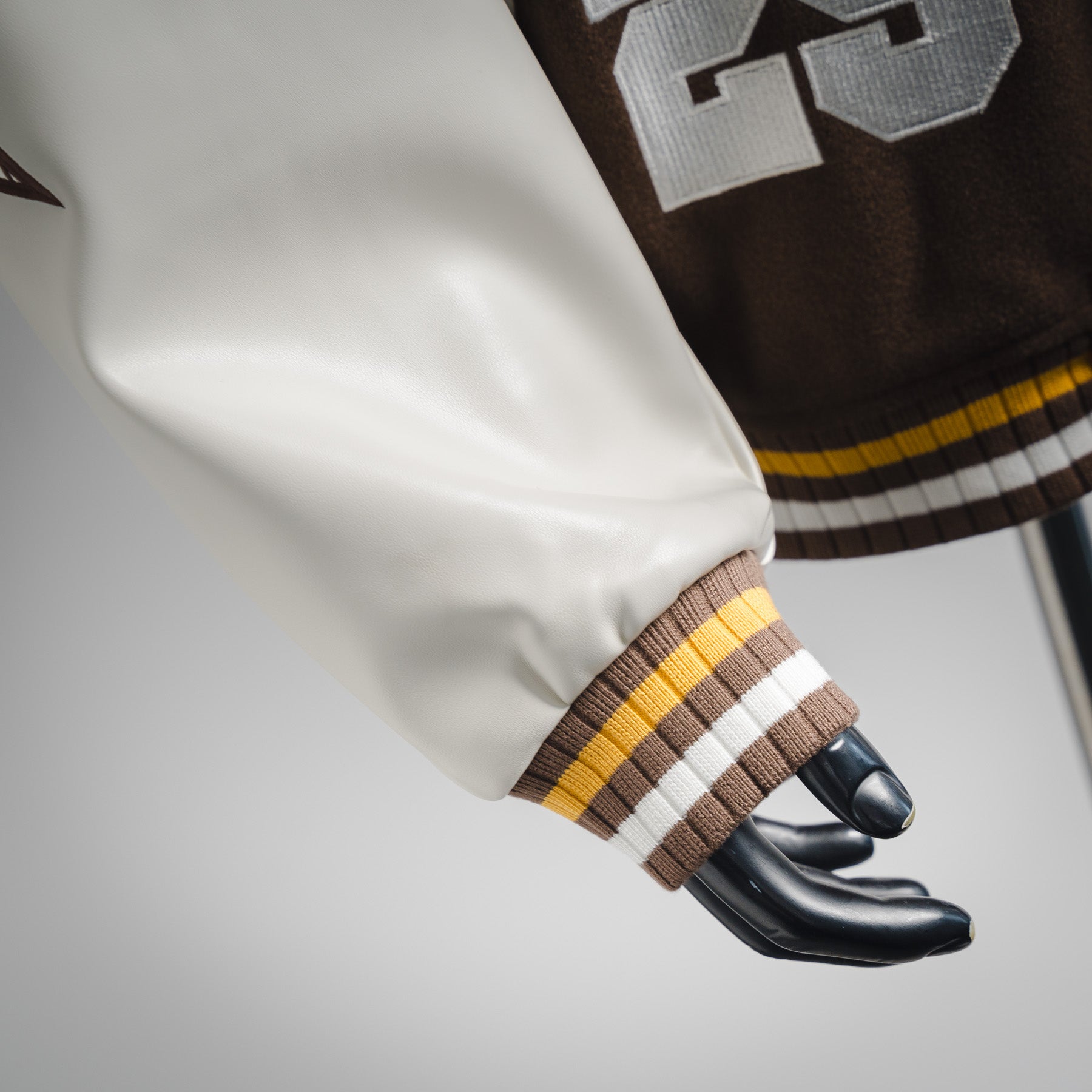 Fend 25fw embroidered jacket