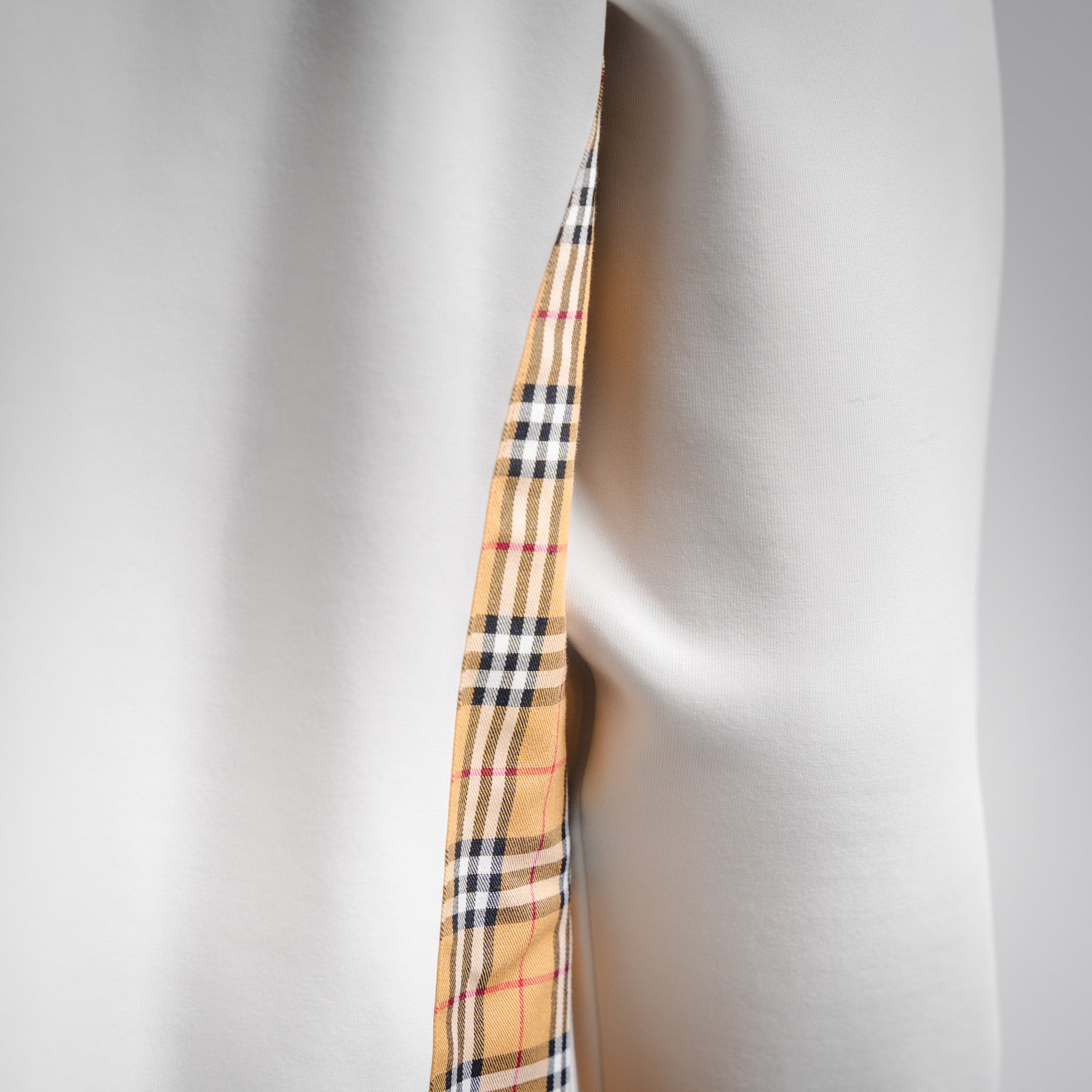 Burbery 25fw embroidered sweatshirt