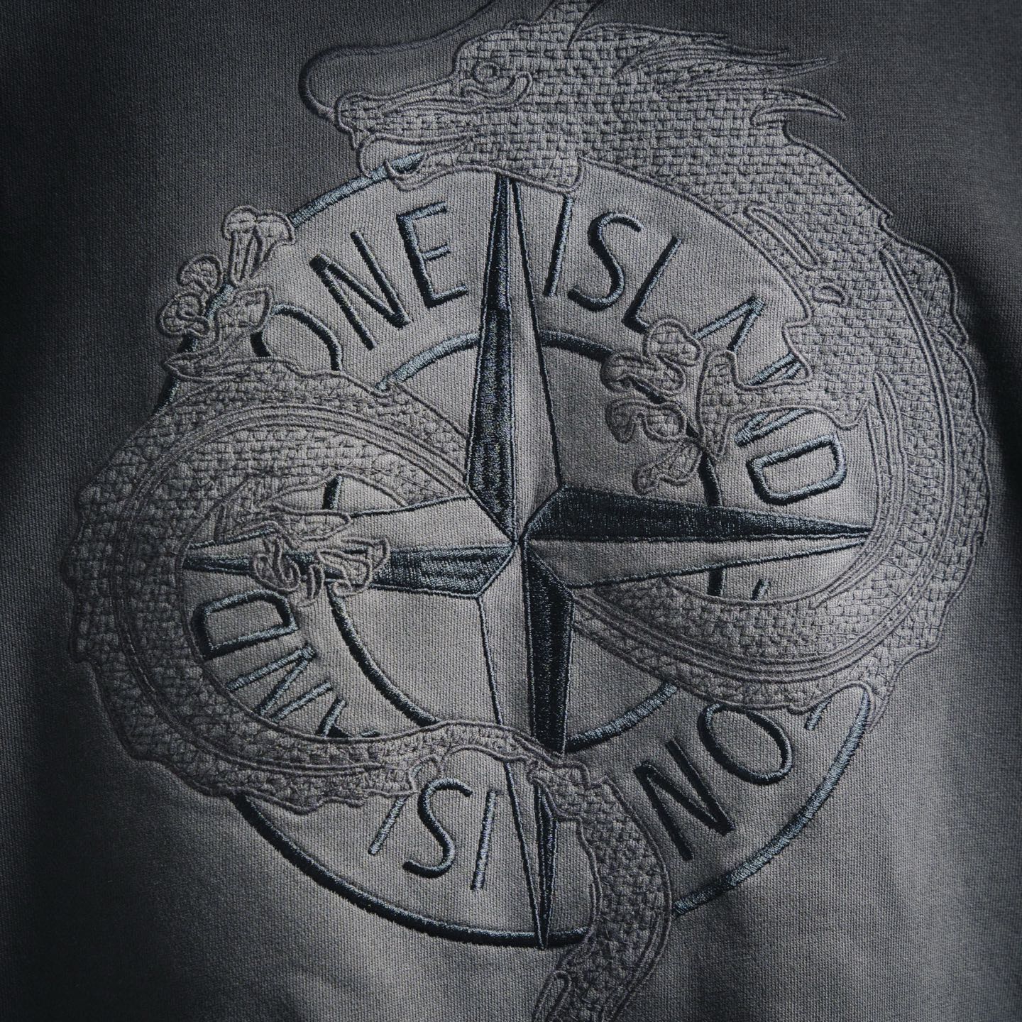 Stone 25fw embroidered sweatshirt