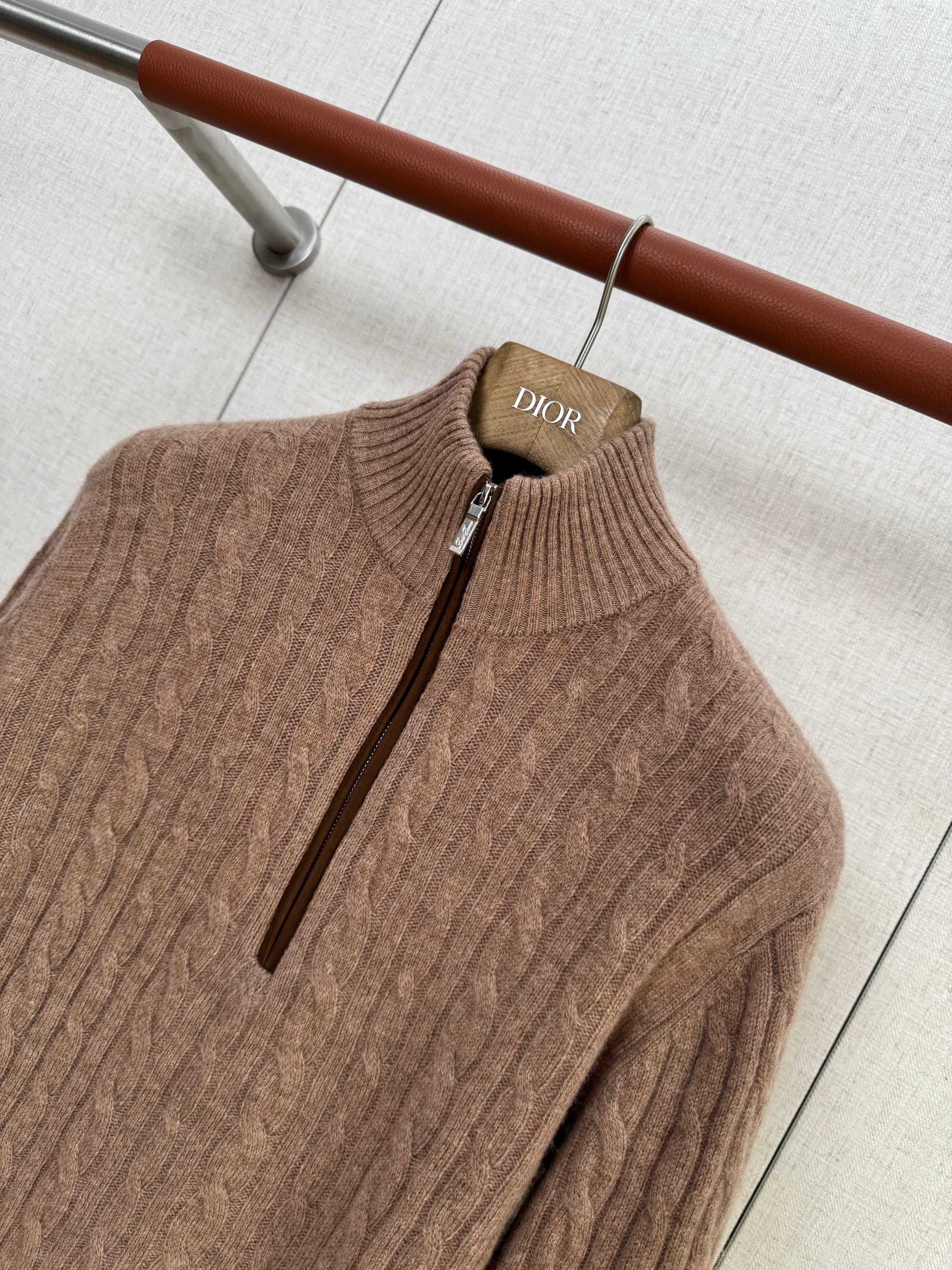 Loro 25fw knitted sweater