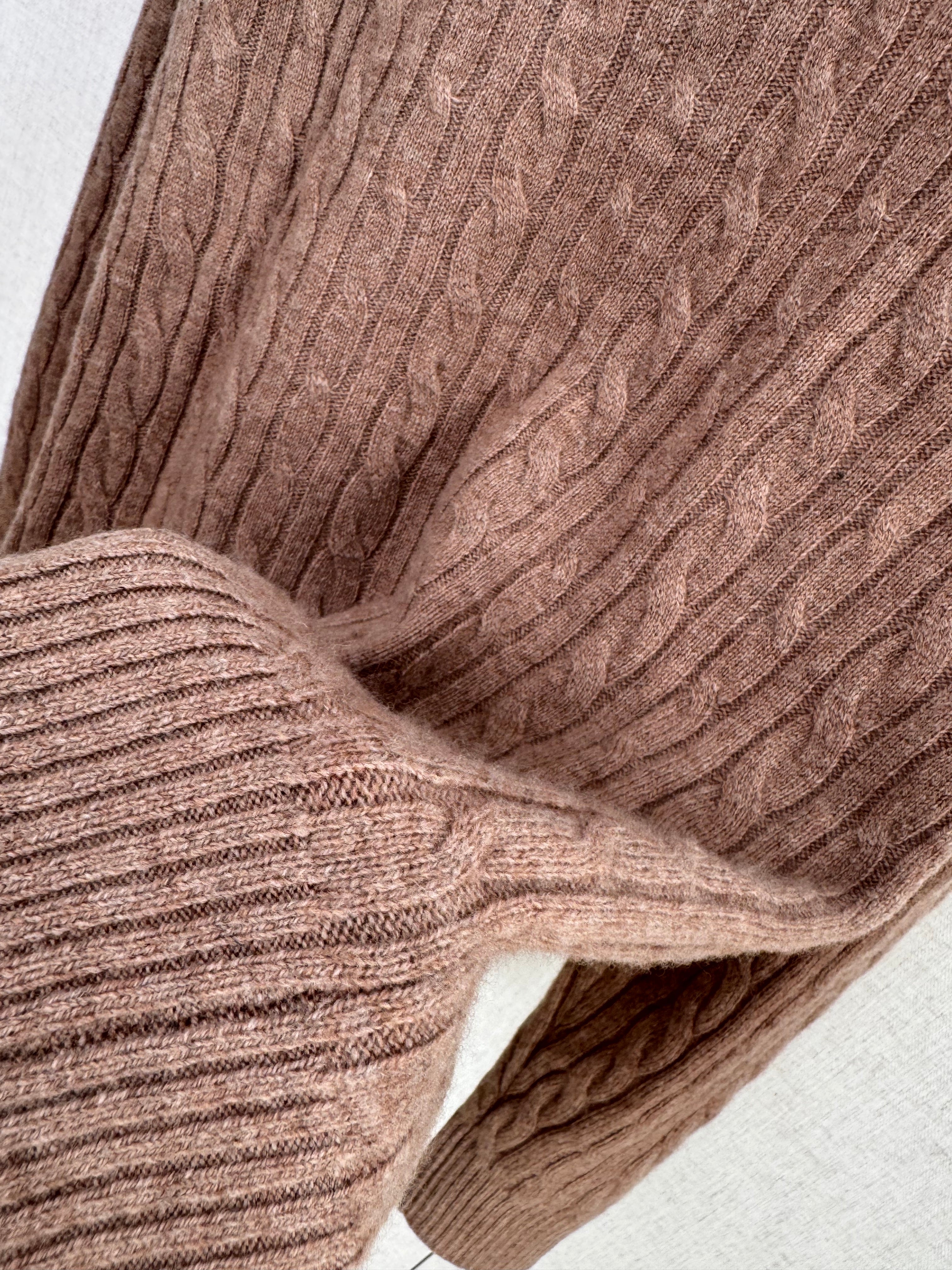 Loro 25fw knitted sweater