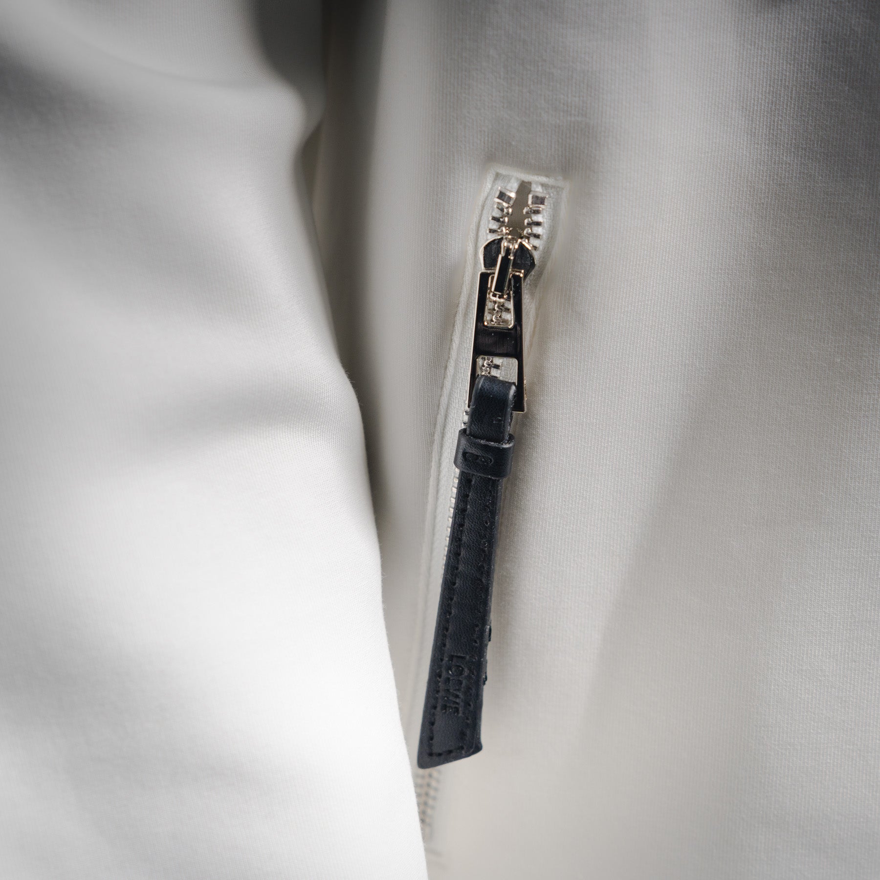 Loe 25fw hoodie jacket