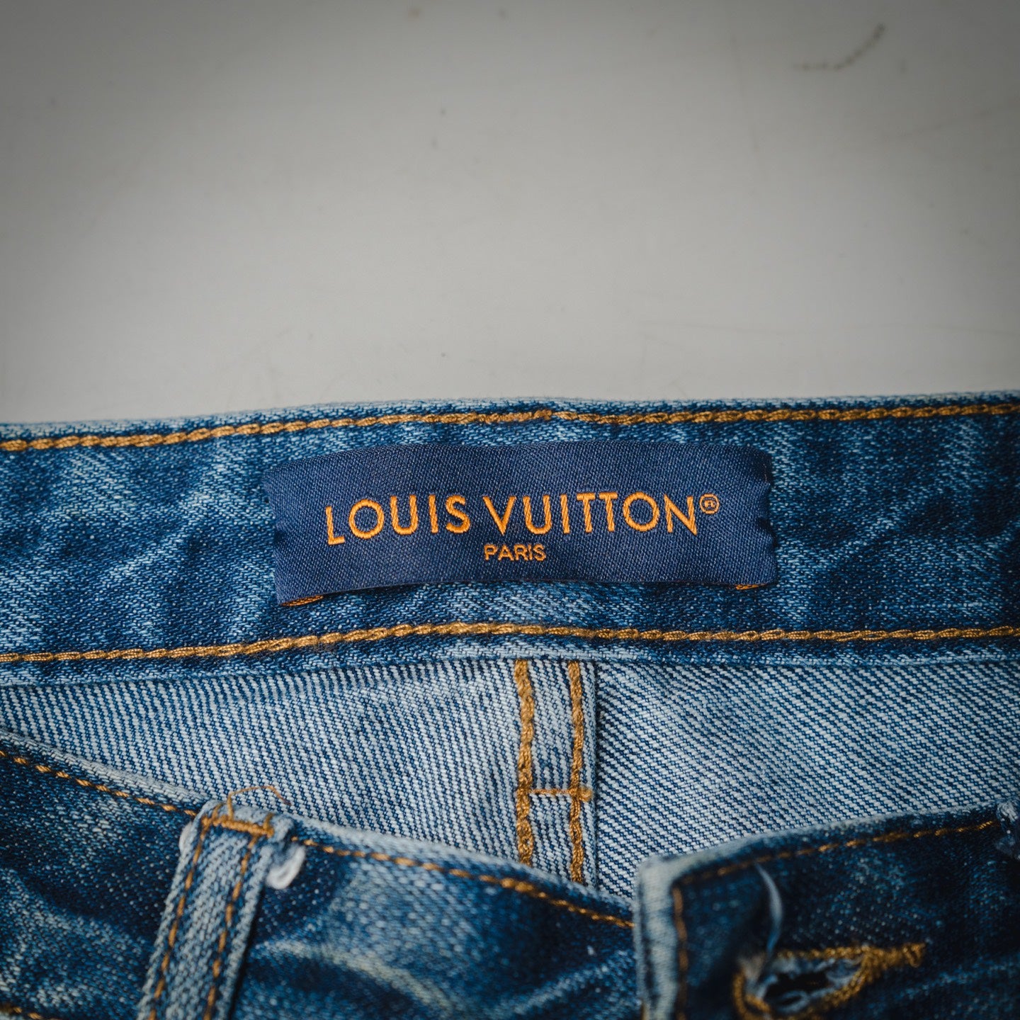 Louis 25fw washed jeans