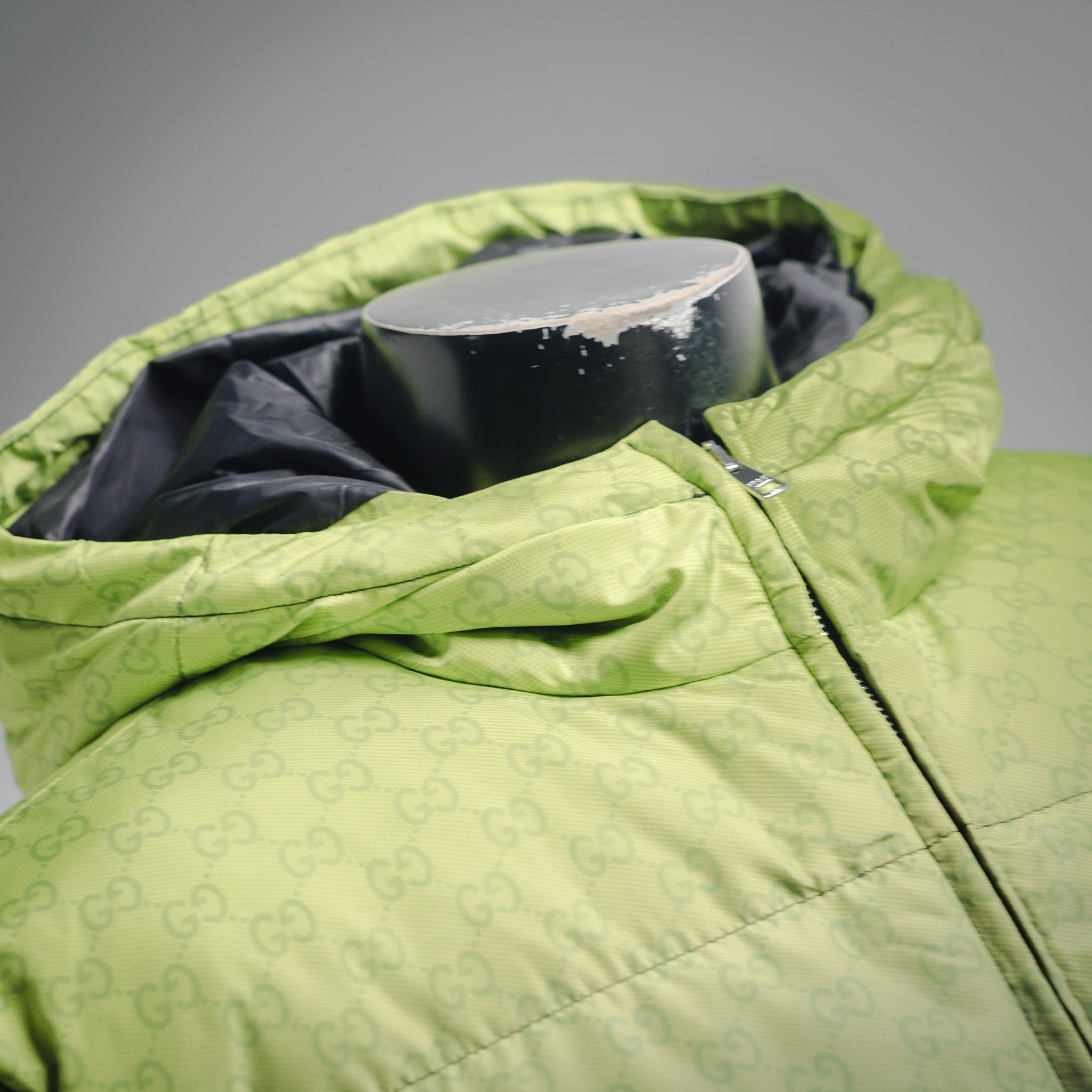 Guc 25fw down jacket