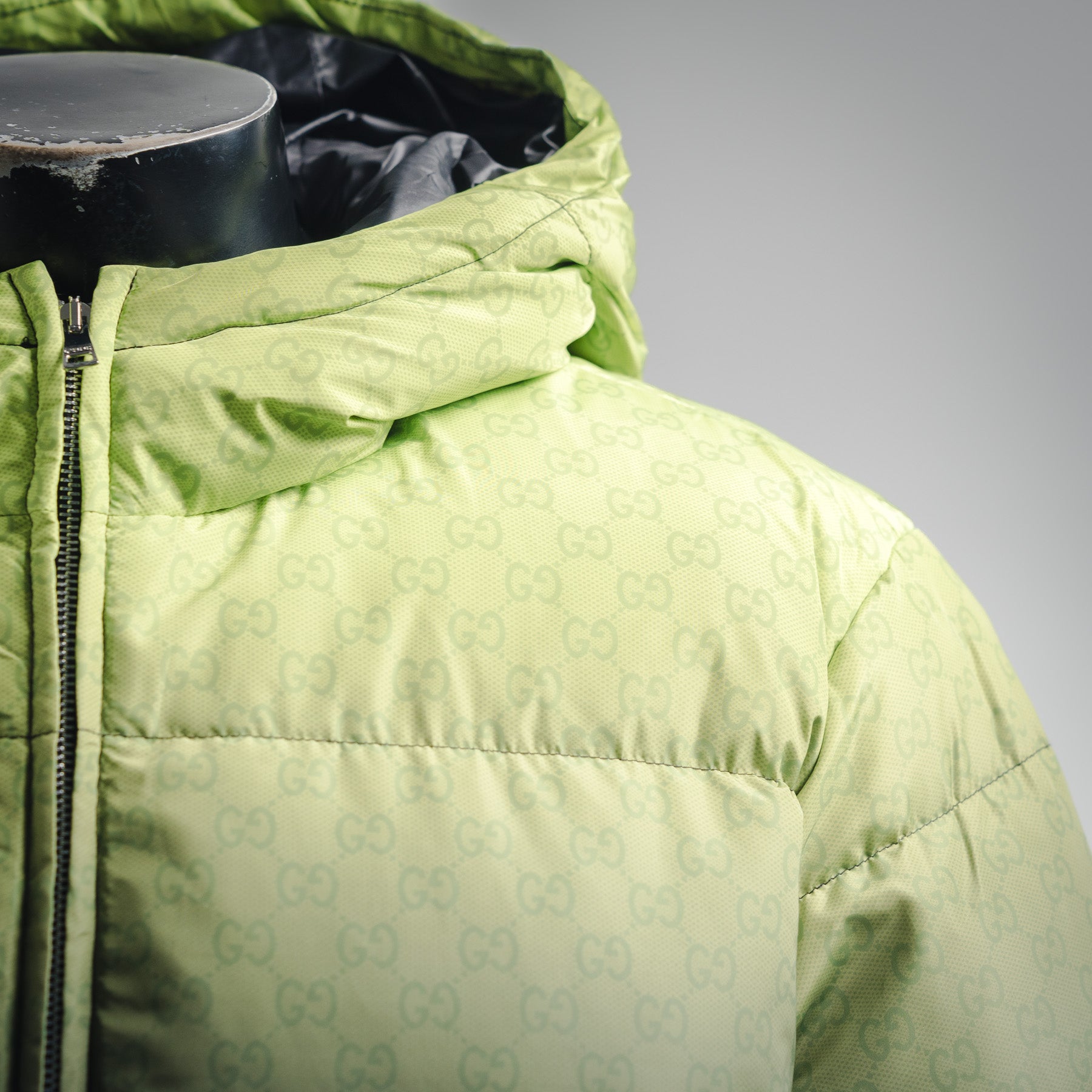 Guc 25fw down jacket