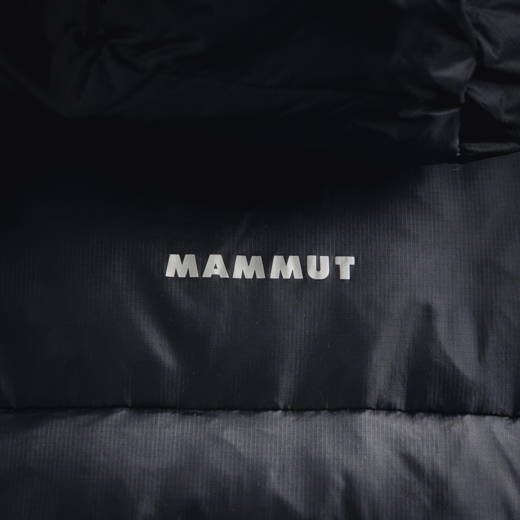 Mapmmut 25fw down jacket