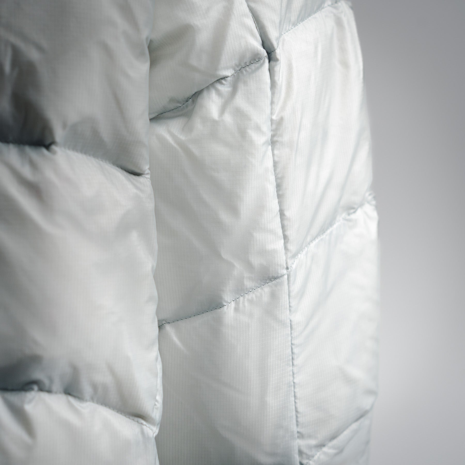 Mapmmut 25fw down jacket