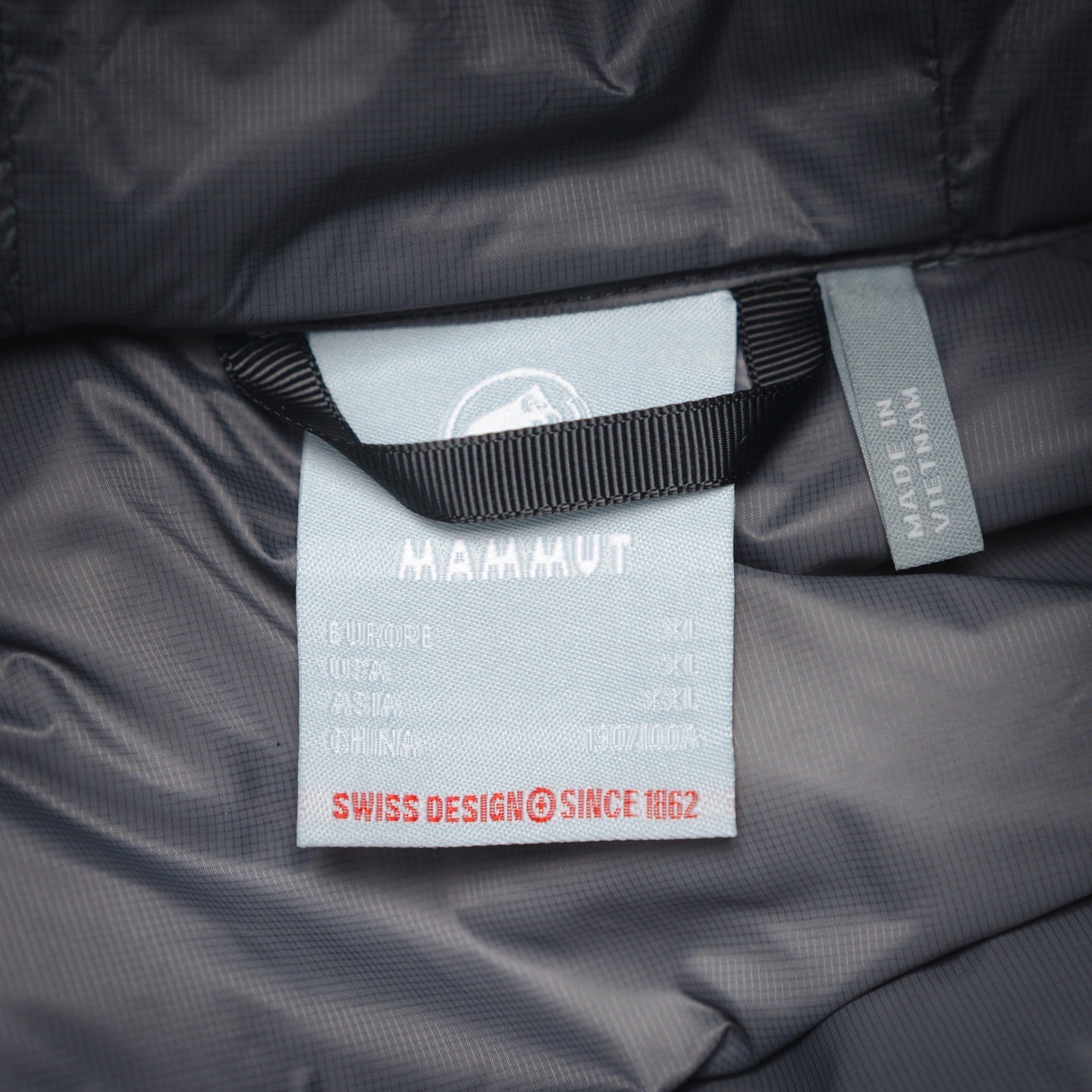 Mapmmut 25fw down jacket