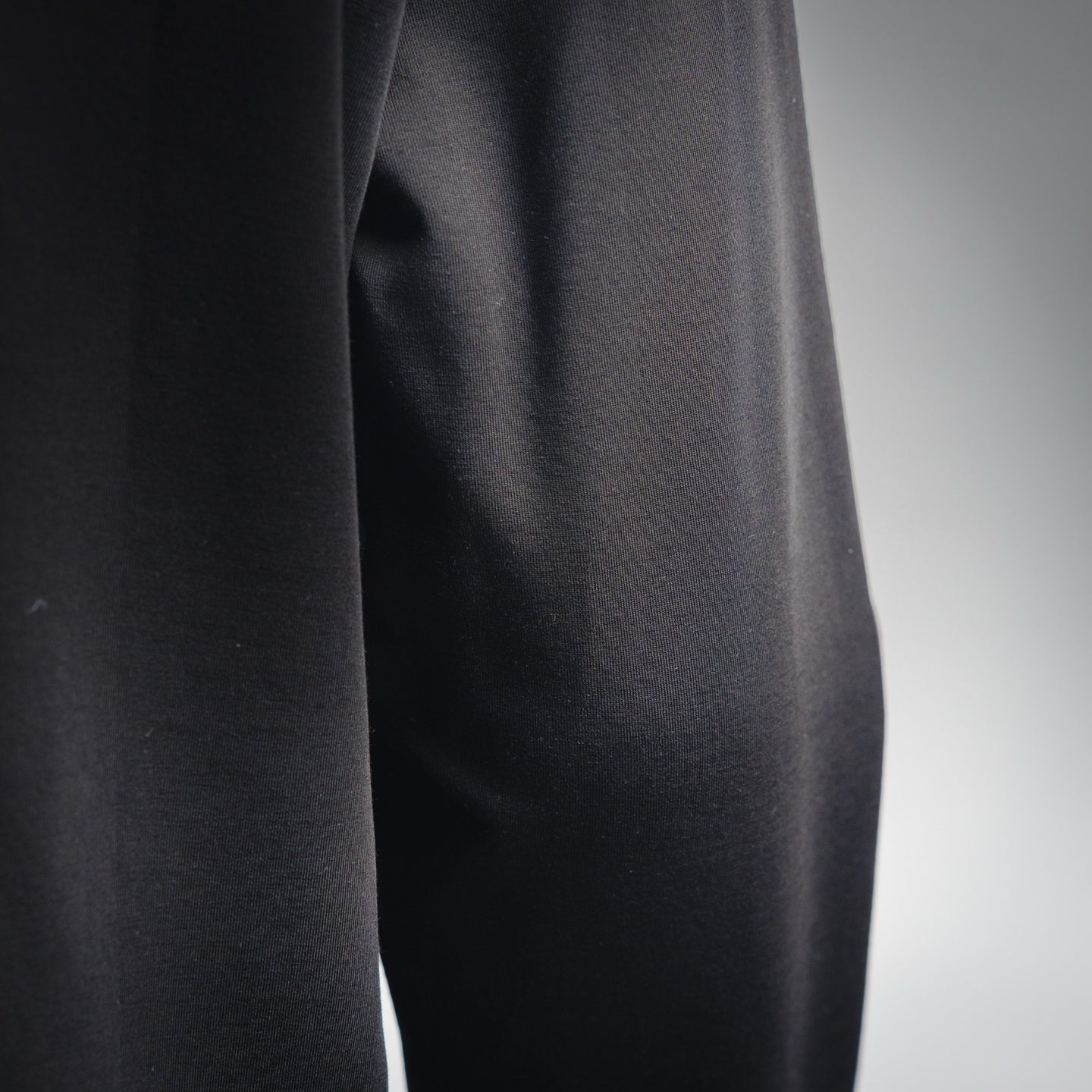 Mon 25fw embroidered sweatshirt