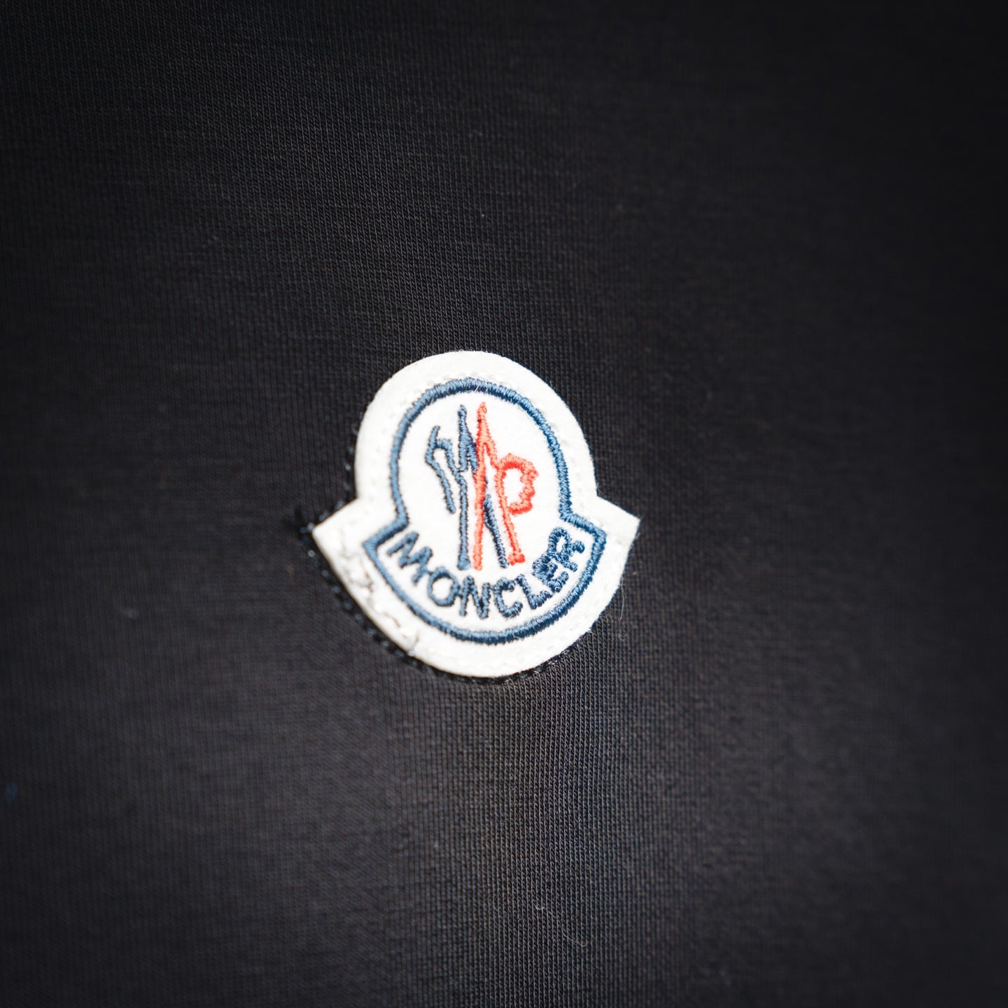 Mon 25fw embroidered sweatshirt