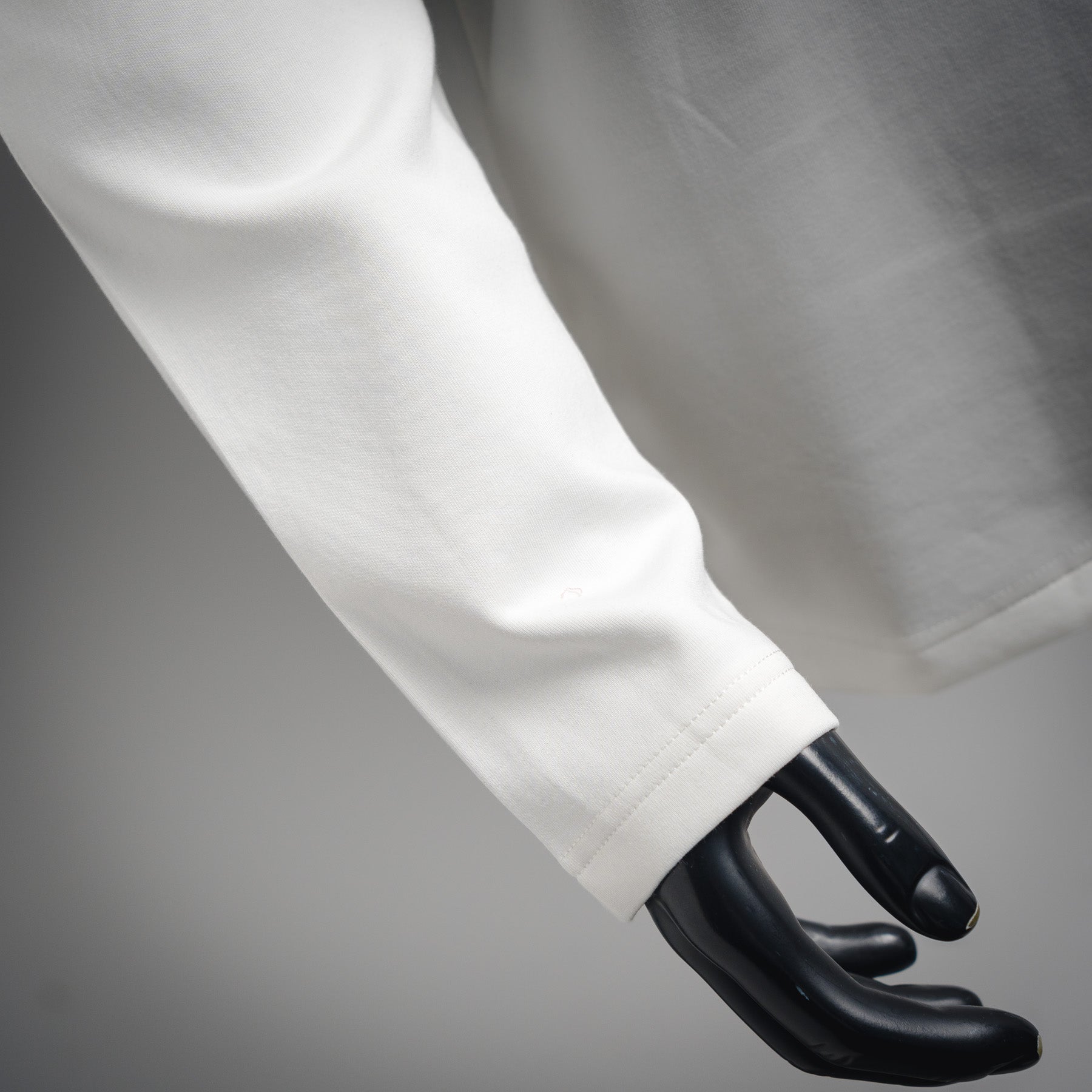 Mon 25fw embroidered sweatshirt