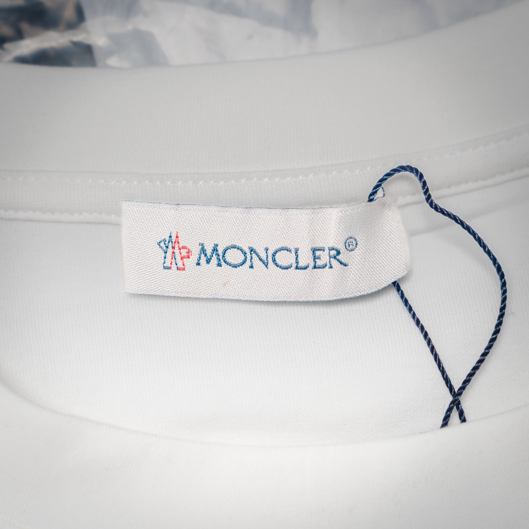 Mon 25fw embroidered sweatshirt