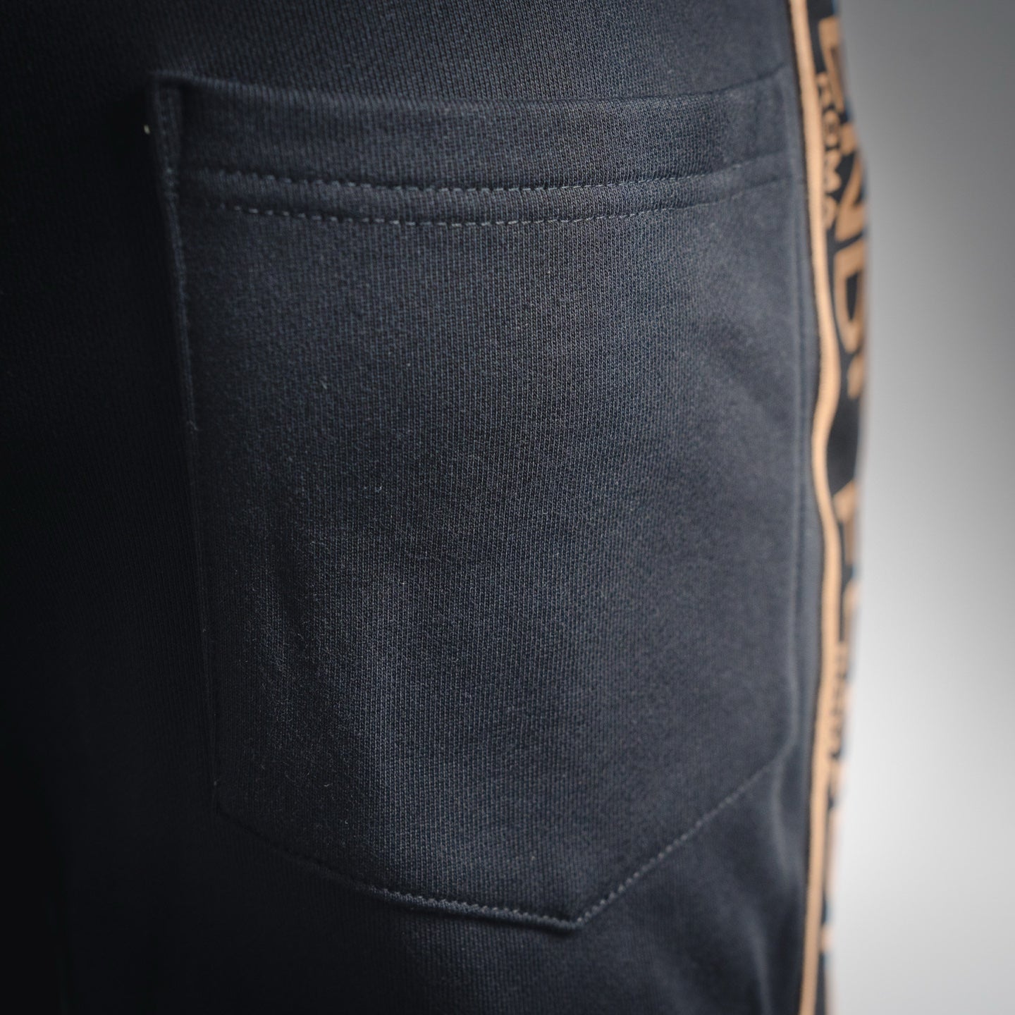 Fend 25fw embroidered pants