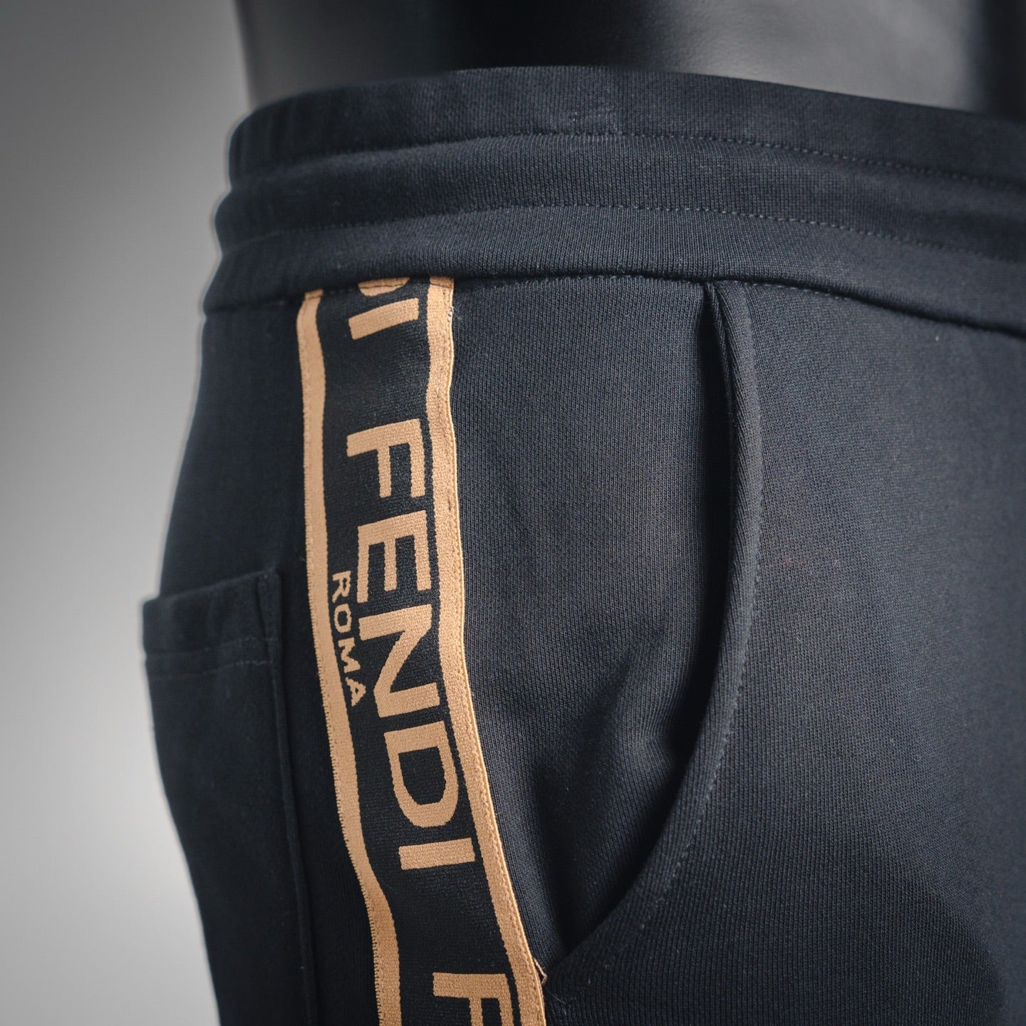 Fend 25fw embroidered pants