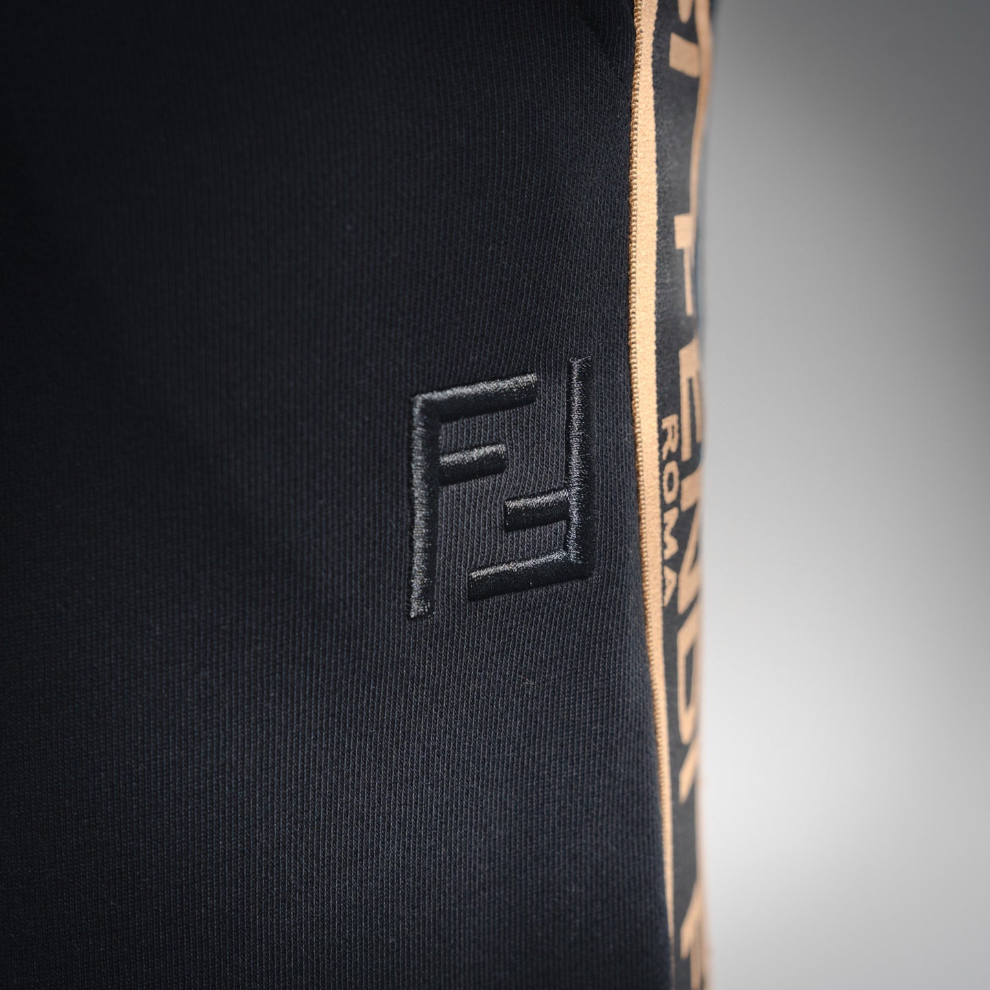 Fend 25fw embroidered pants