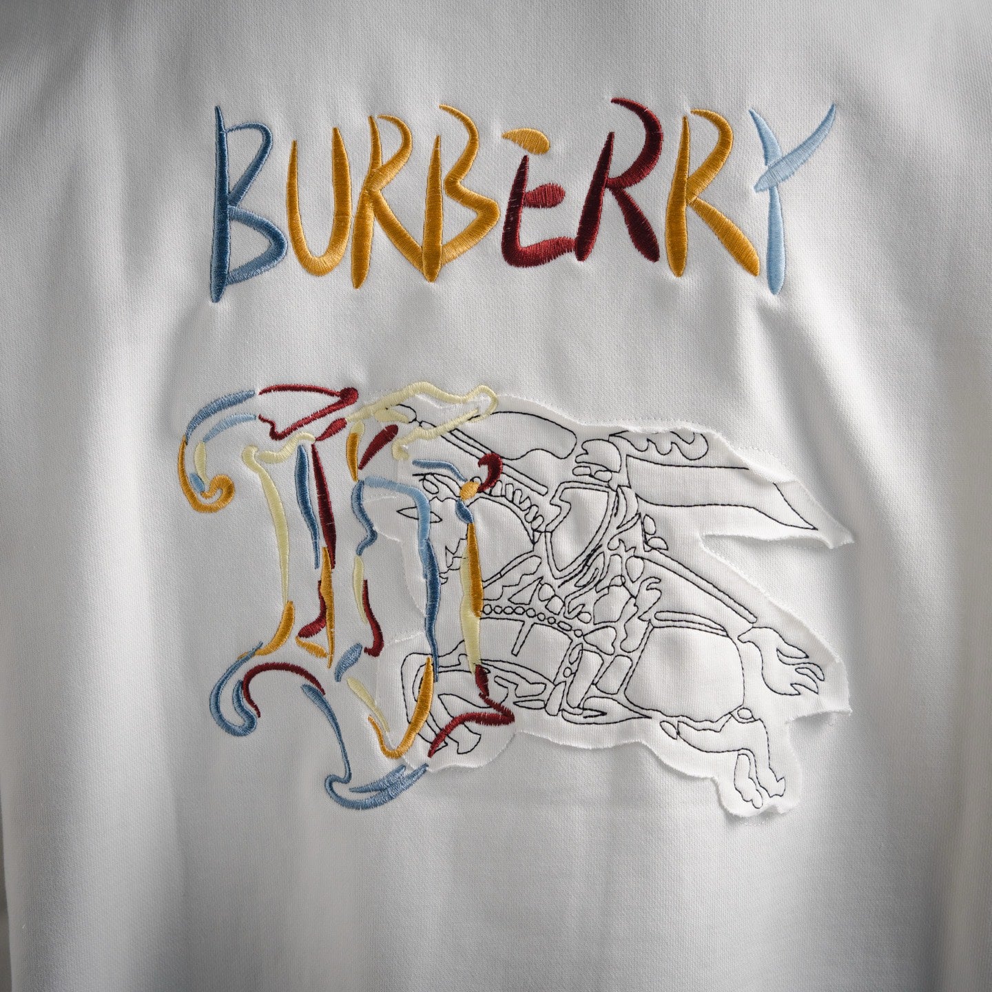 Burbery 25fw embroidered sweatshirt