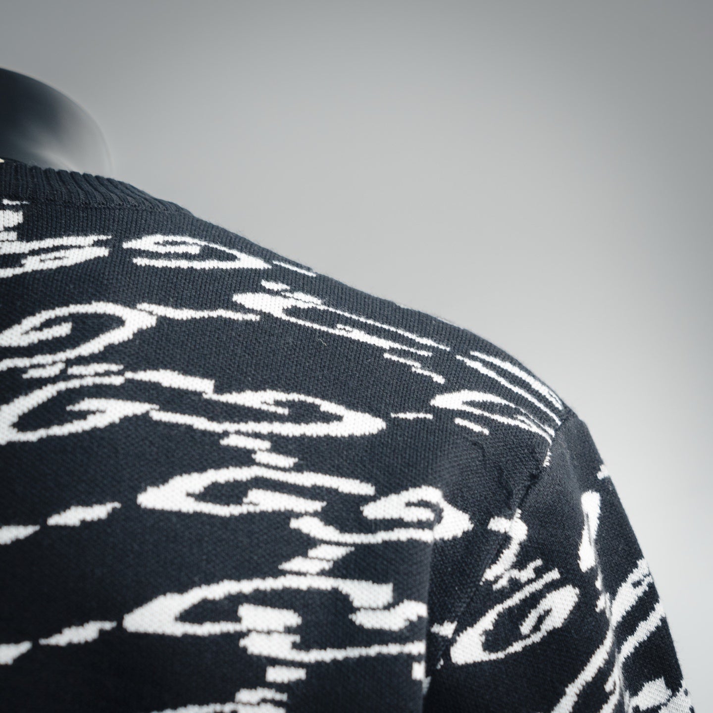 Guc 25fw jacquard sweater