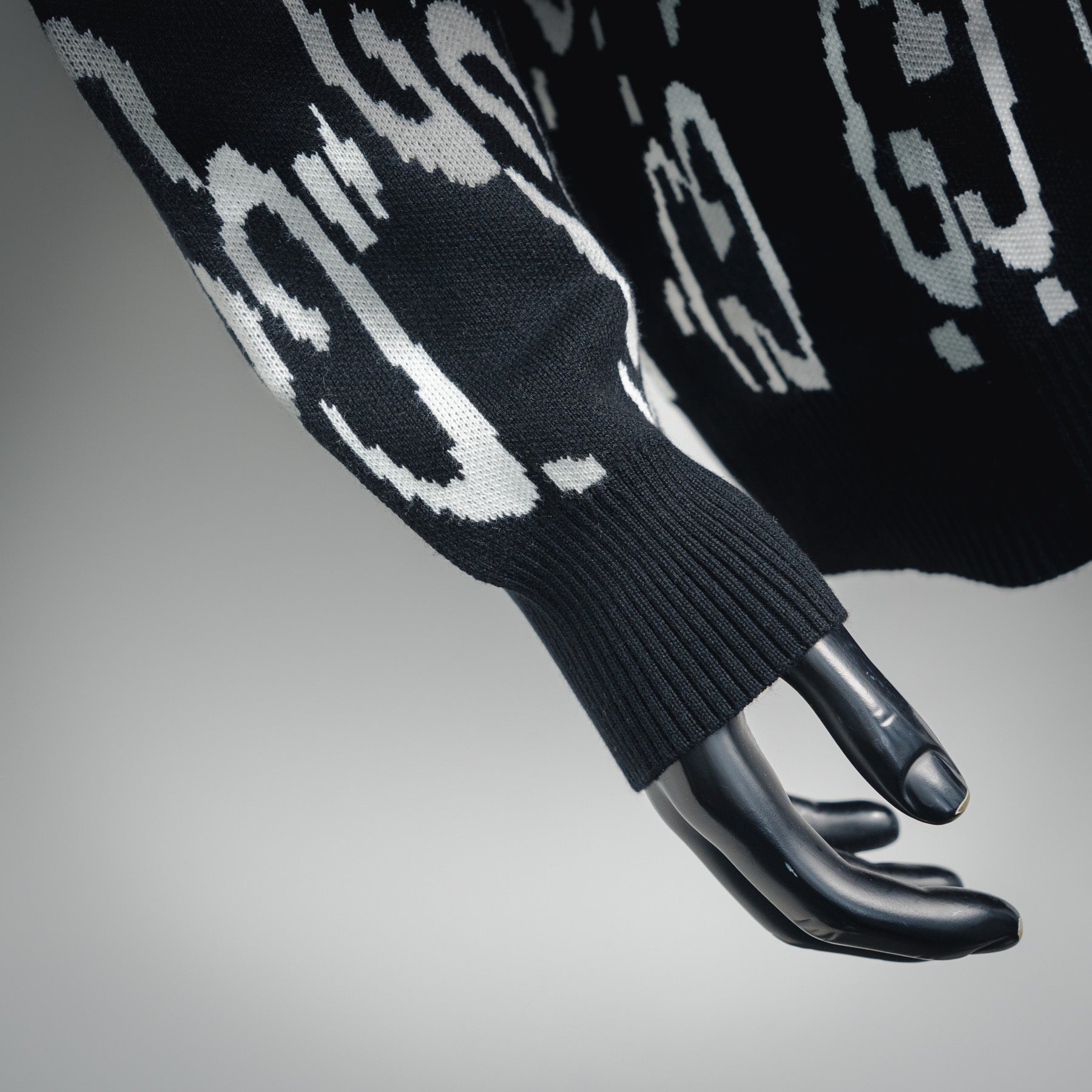 Guc 25fw jacquard sweater