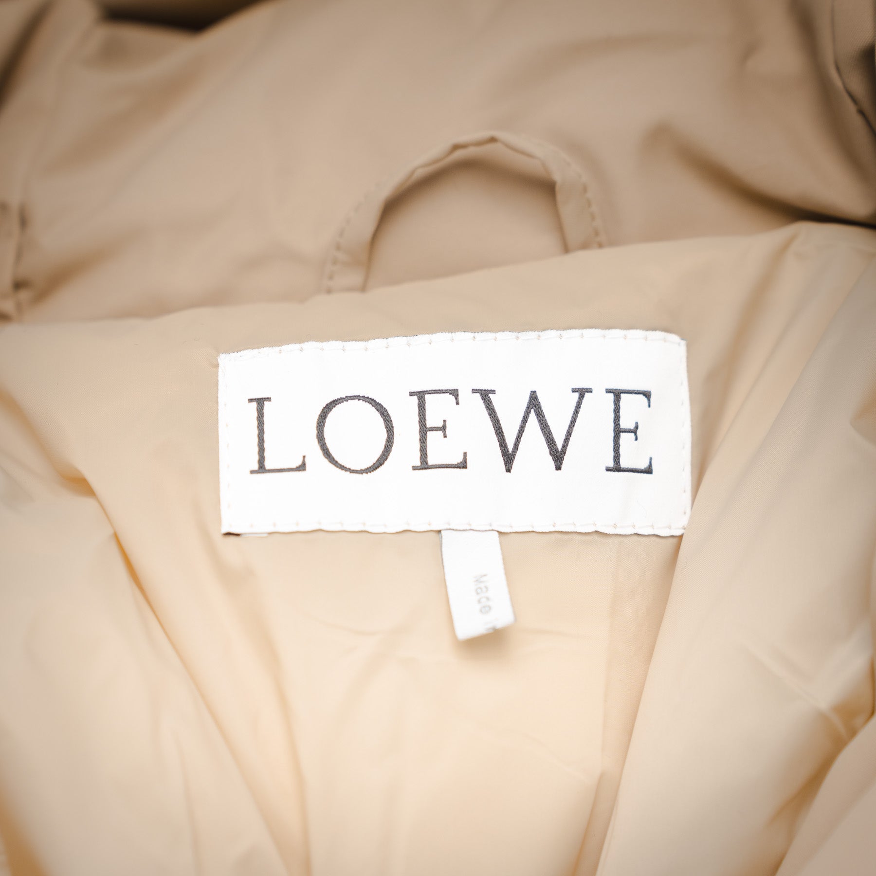 Loe 25fw down jacket