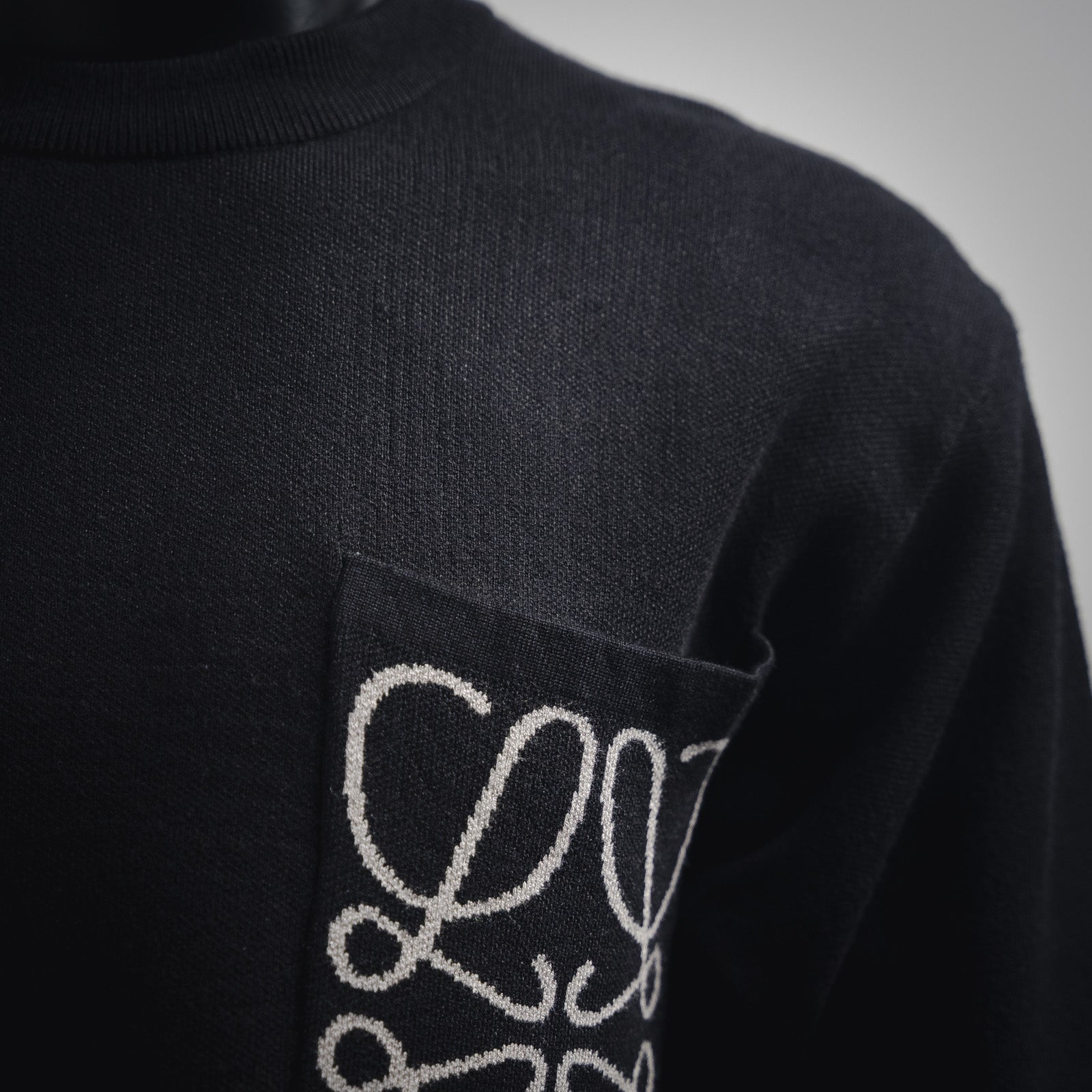Loe 25fw embroidered sweater