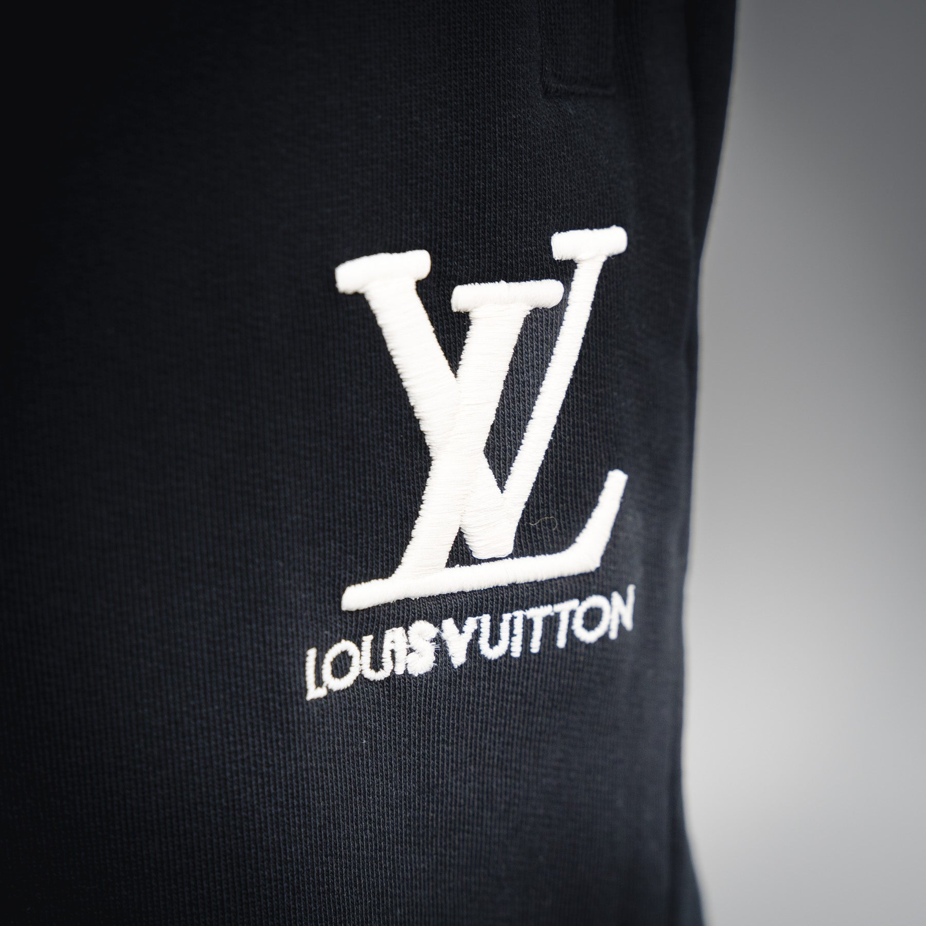 Louis 25fw embroidered pants