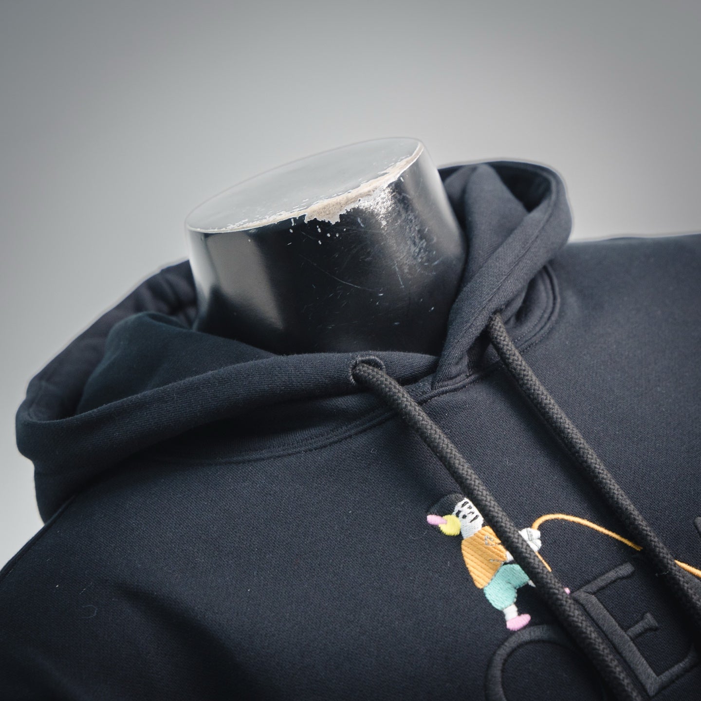 Loe 25fw embroidered hoodie