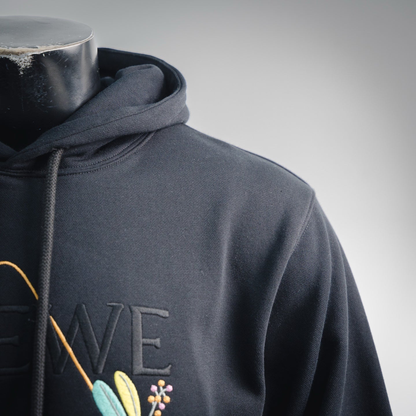 Loe 25fw embroidered hoodie