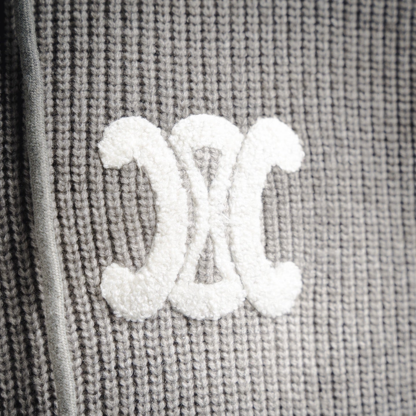 Cel 25fw embroidered sweater