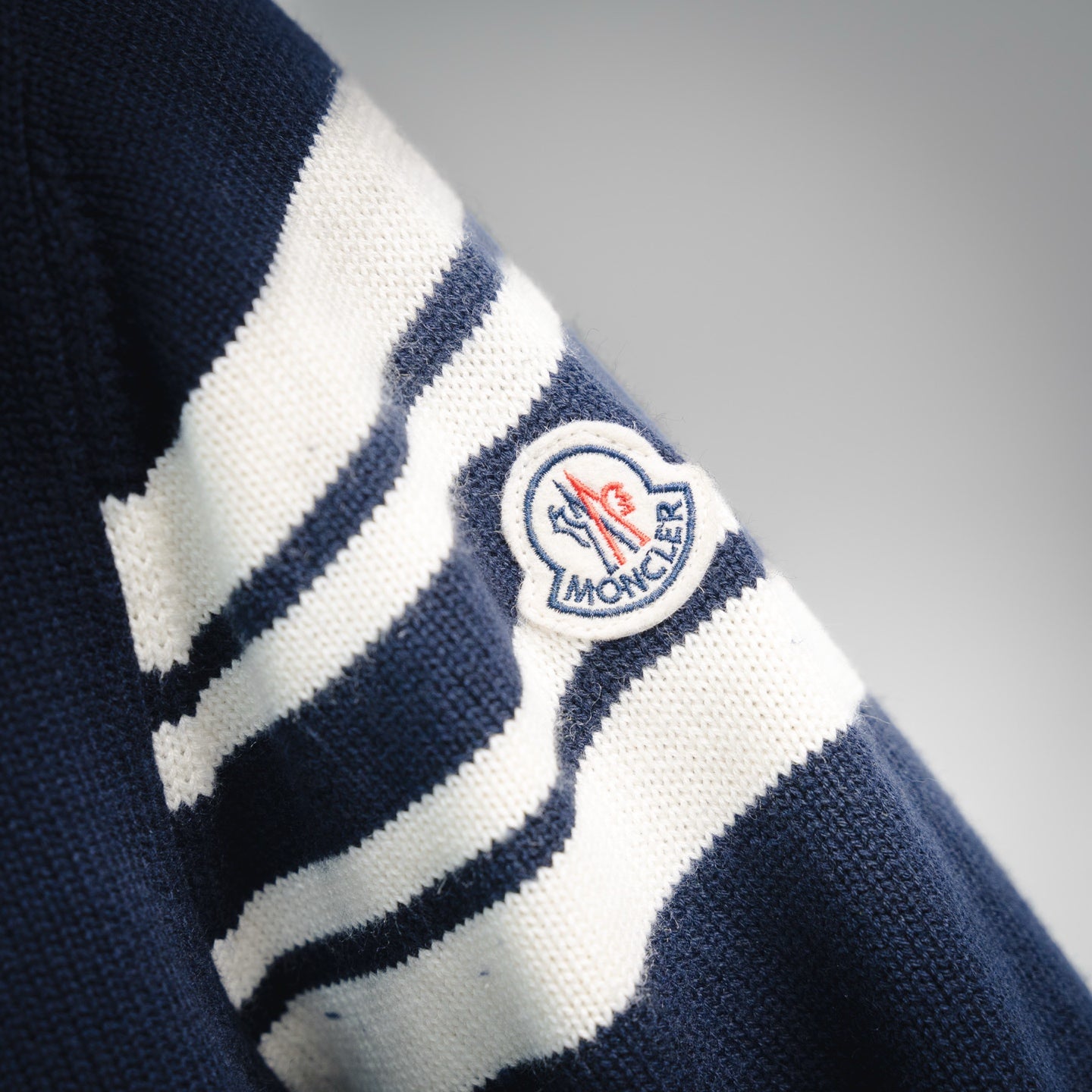 Mon 25fw embroidered sweater