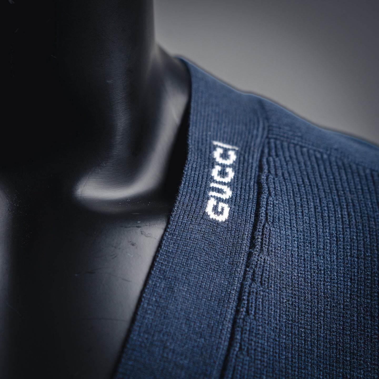 Guc 25fw  knitted cardigan