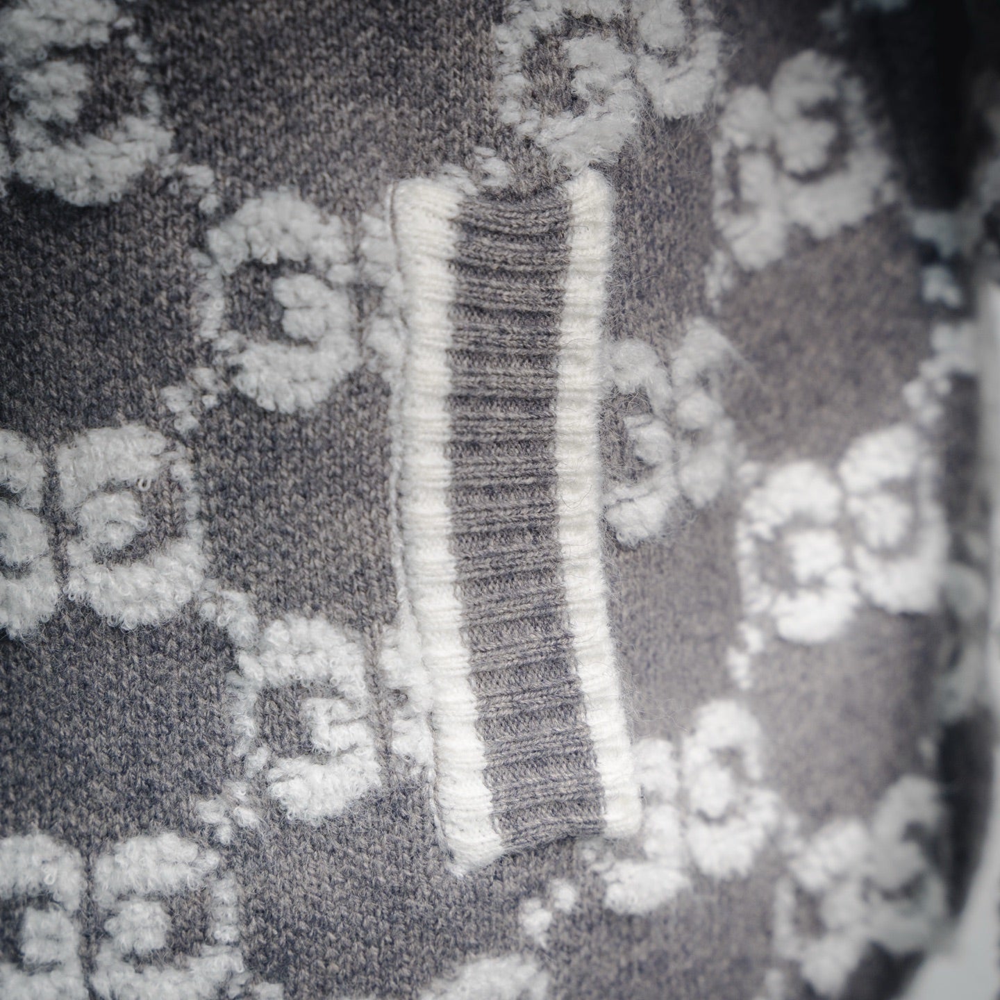 Guc 25fw jacquard cardigan