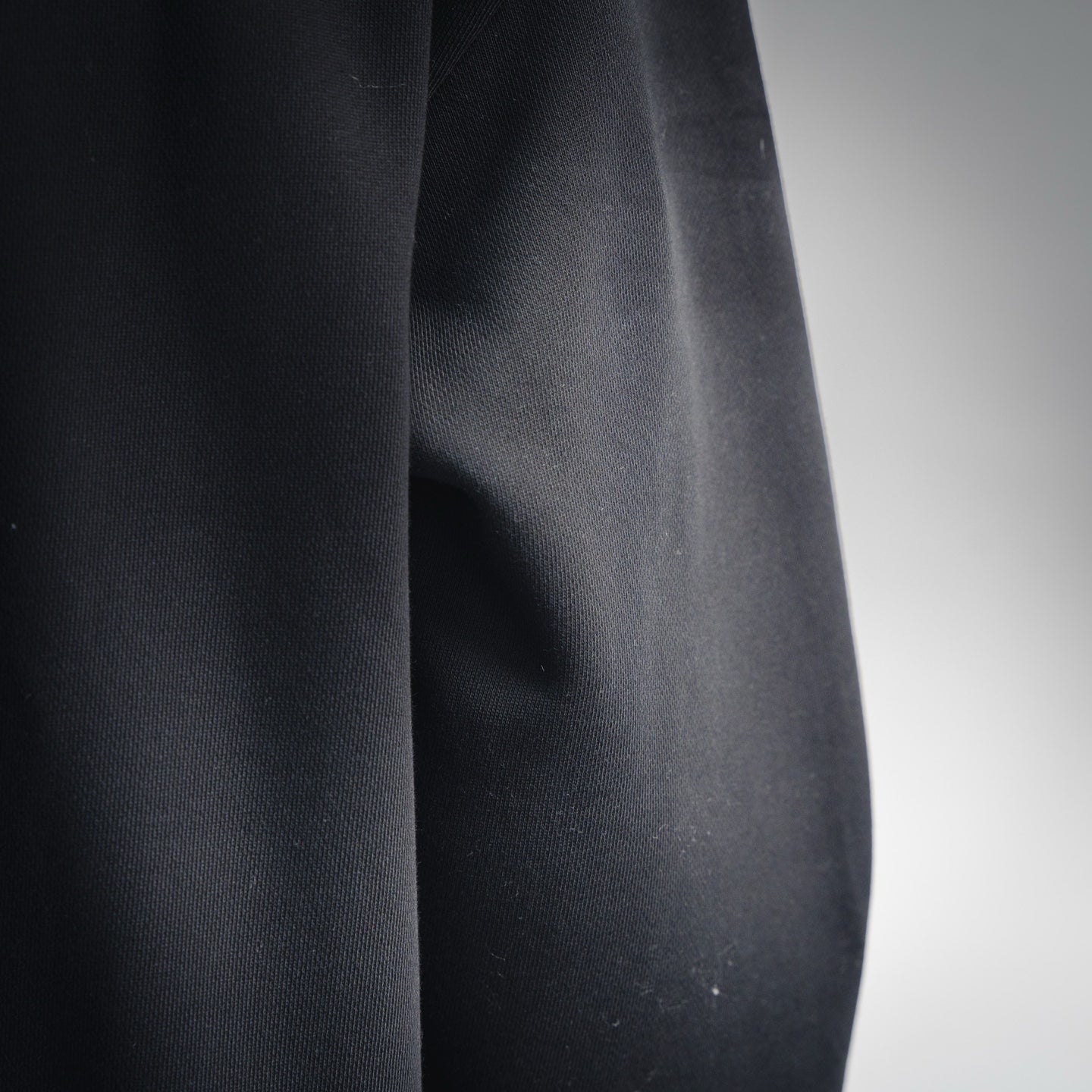 Loe 25fw embroidered sweatshirt