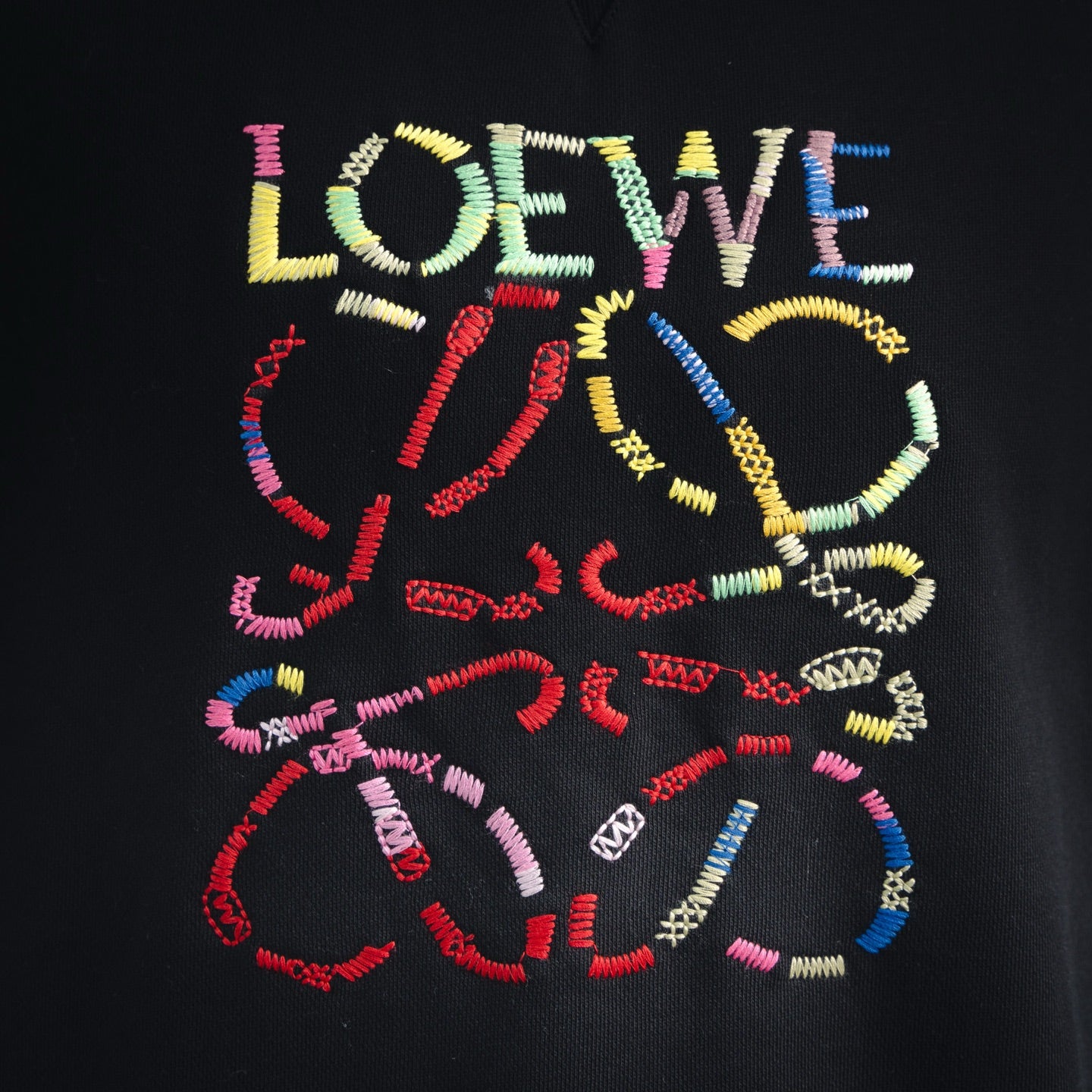 Loe 25fw embroidered sweatshirt