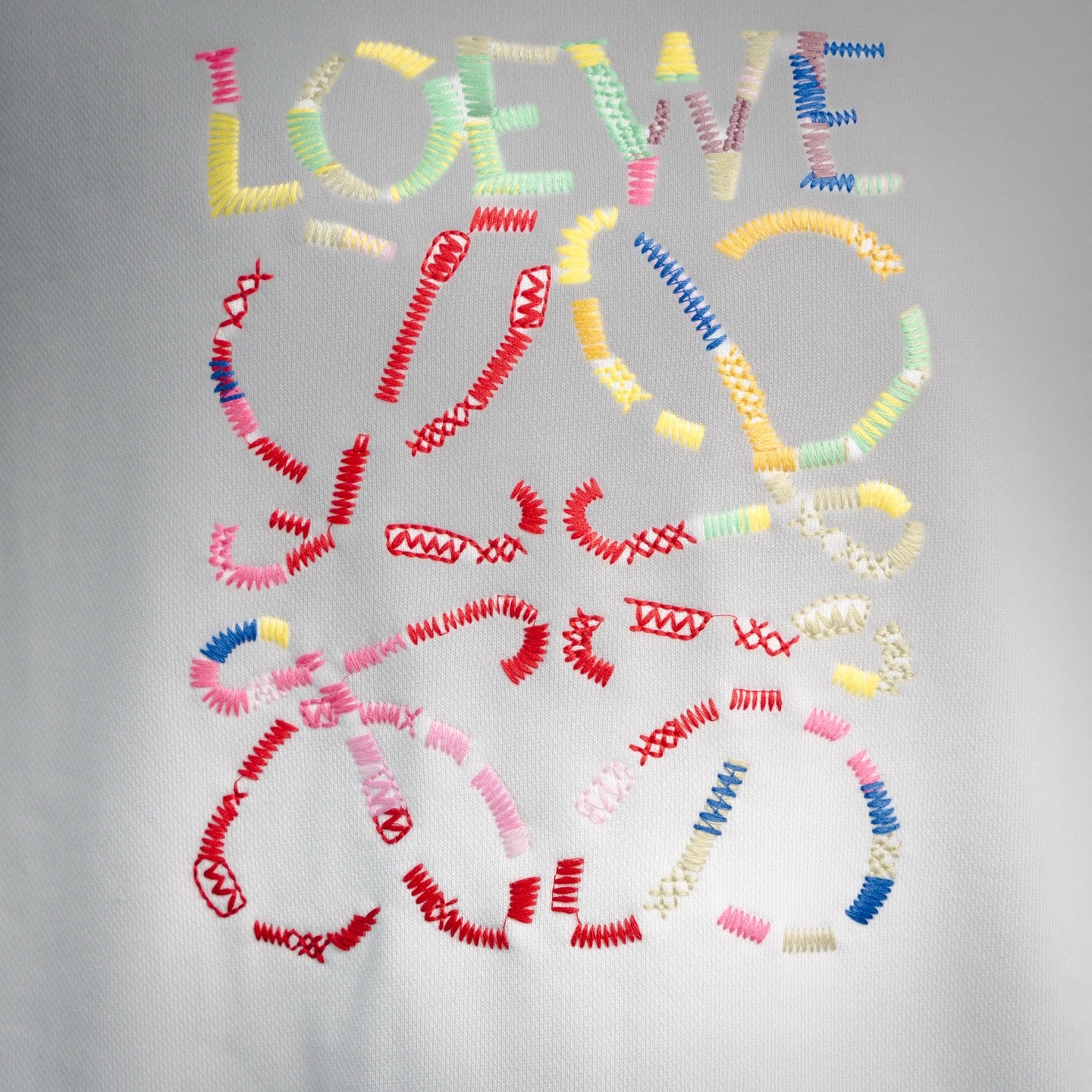 Loe 25fw embroidered sweatshirt