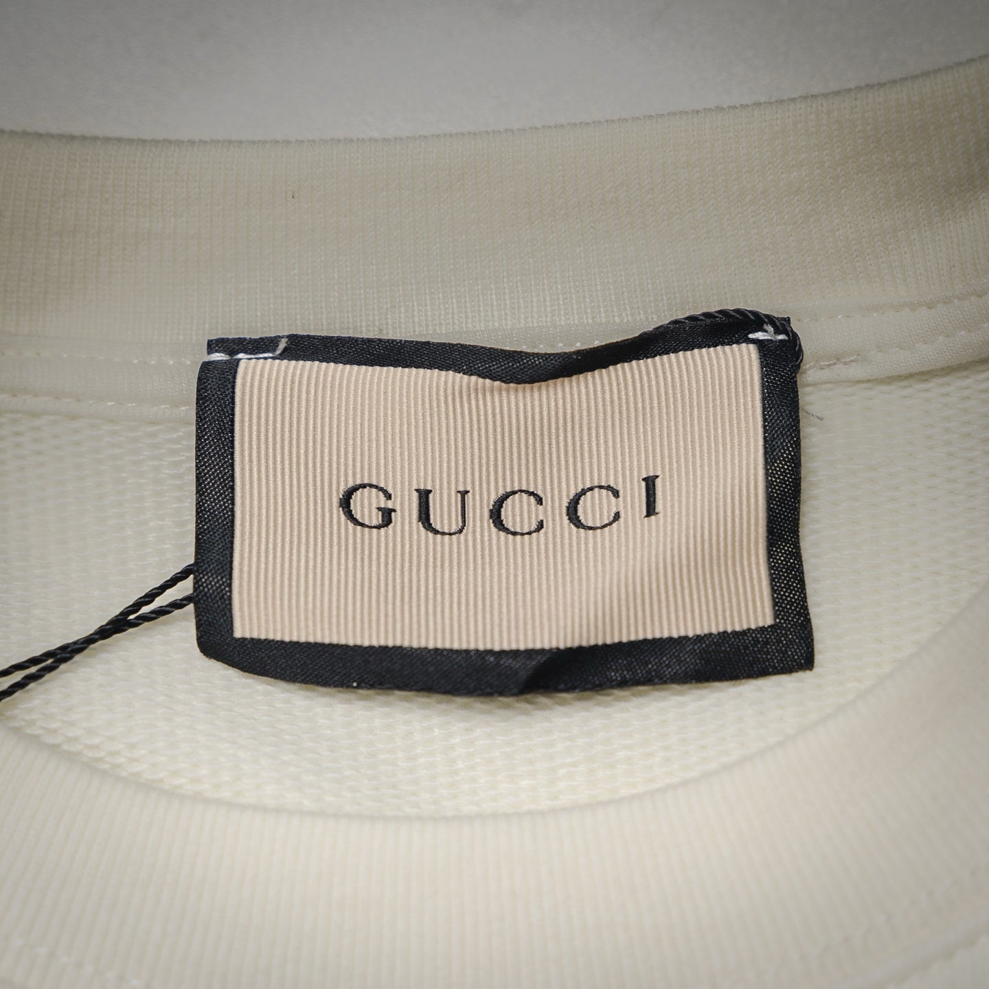 Guc 25fw embroidered sweatshirt