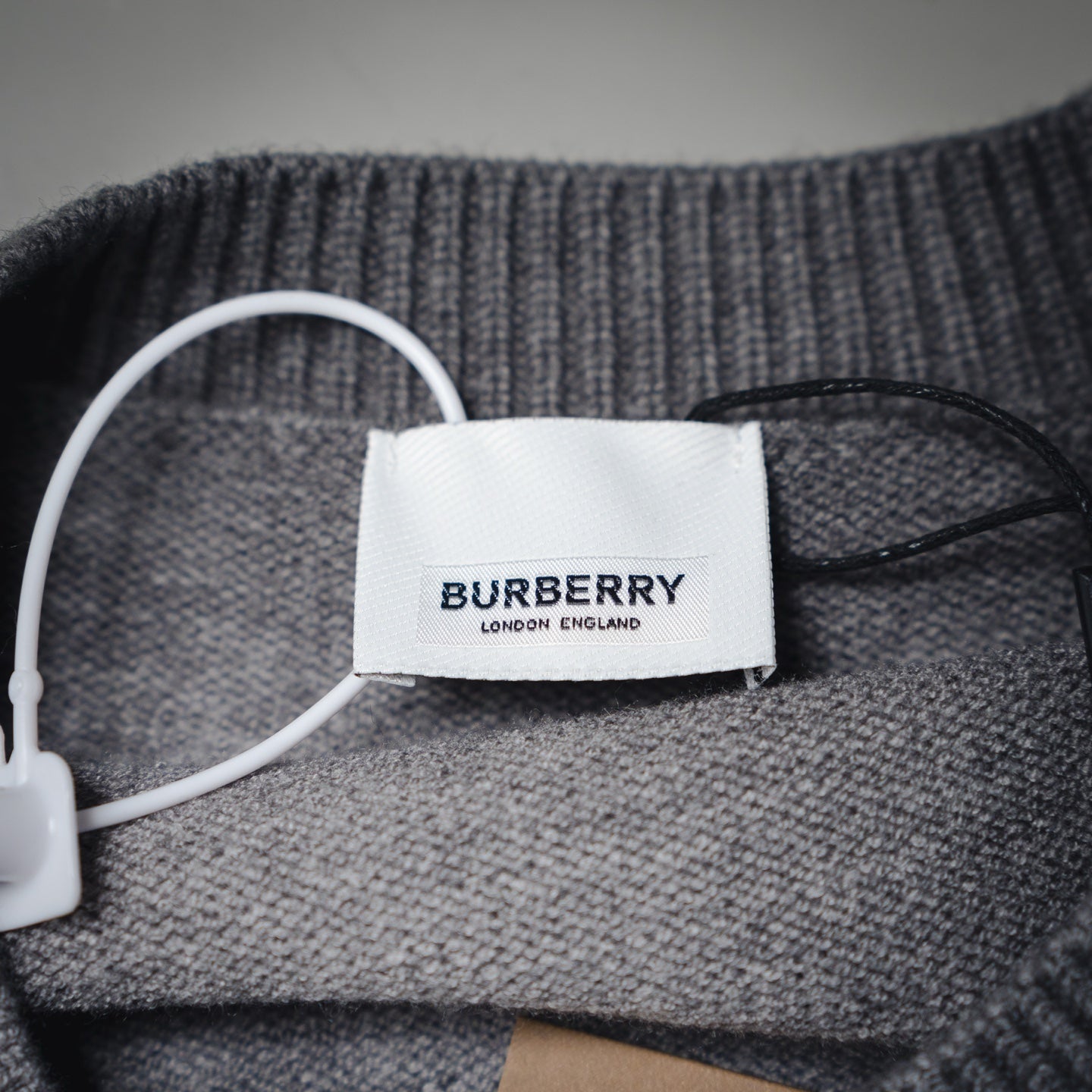 Burbery 25fw embroidered sweater