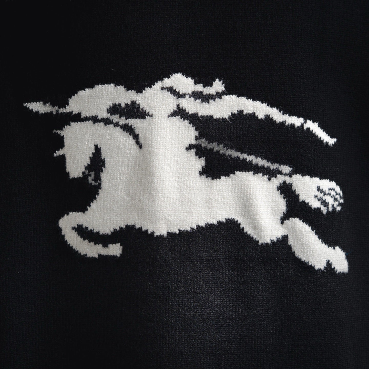 Burbery 25fw embroidered sweater