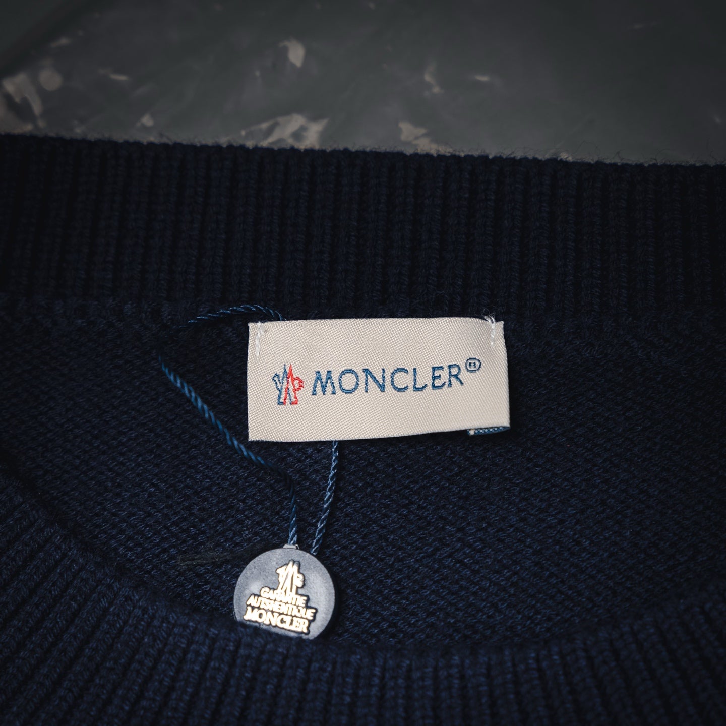 Mon 25fw embroidered sweater