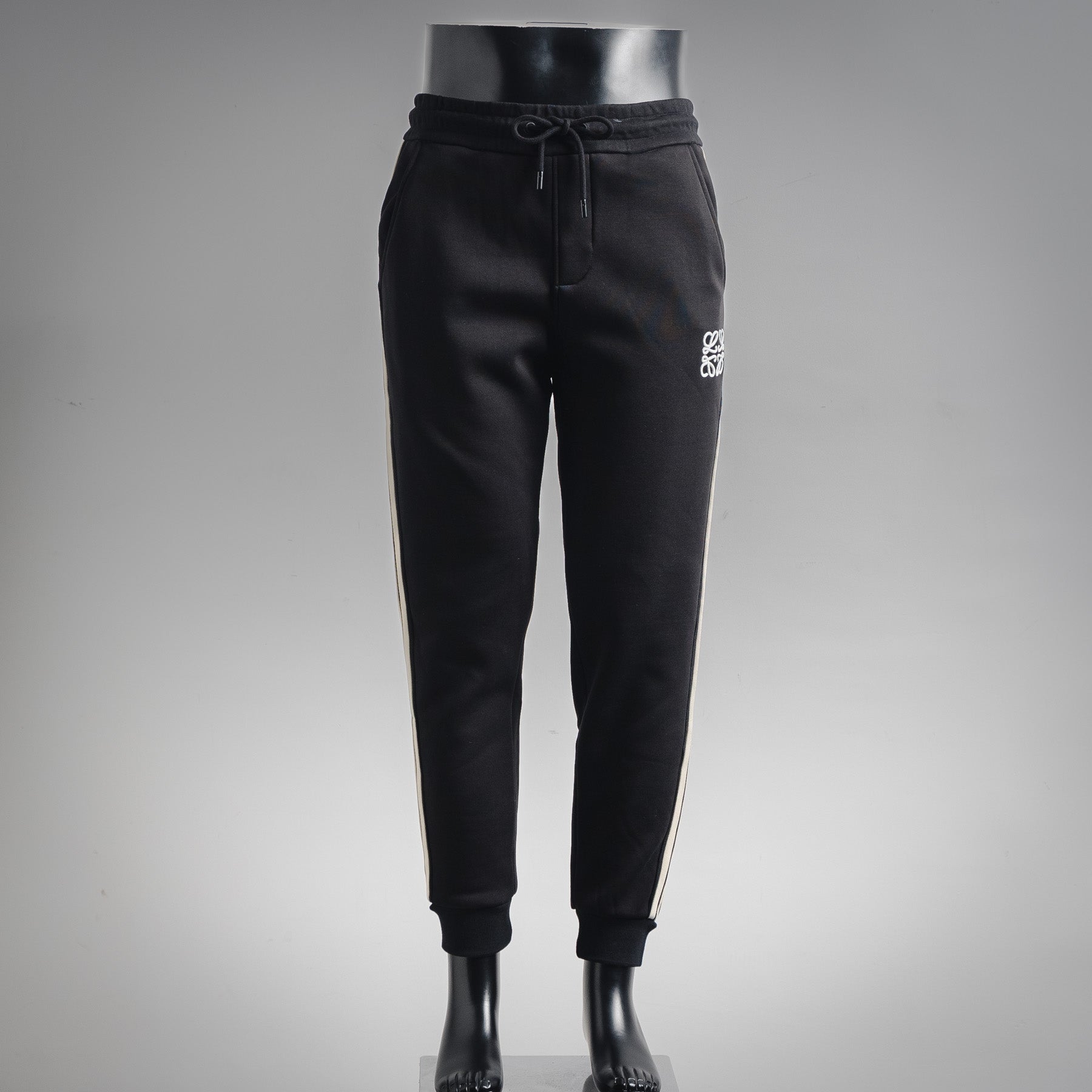 Loe 25fw embroidered pants