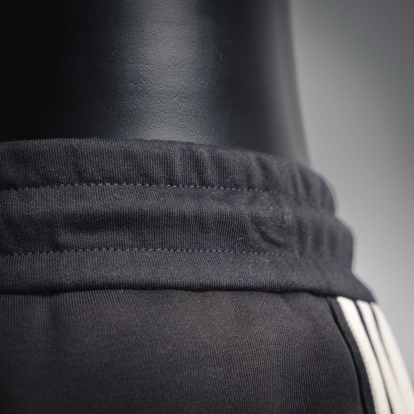 Loe 25fw embroidered pants