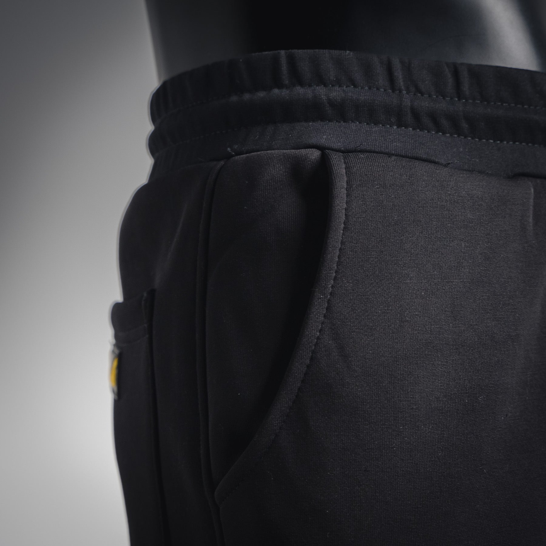 Fend 25fw embroidered pants