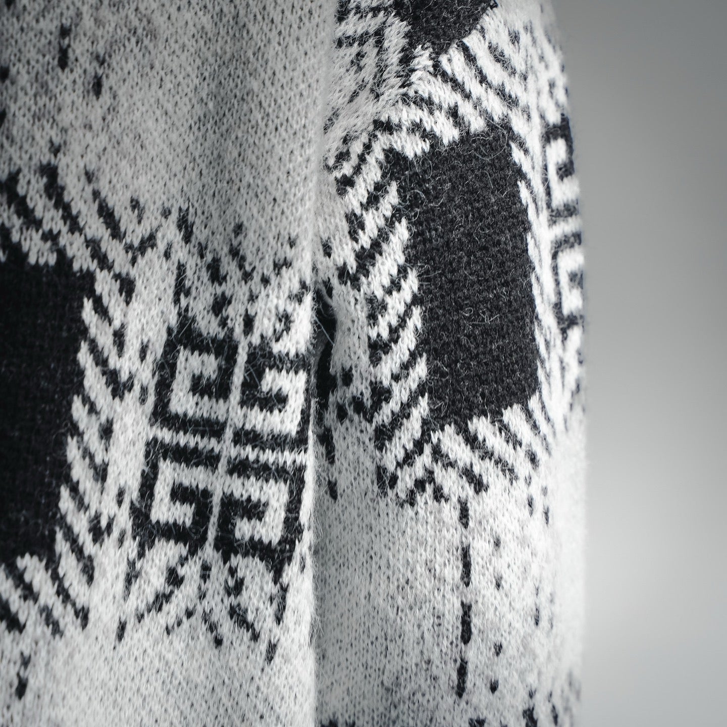 Give 25fw kitted sweater