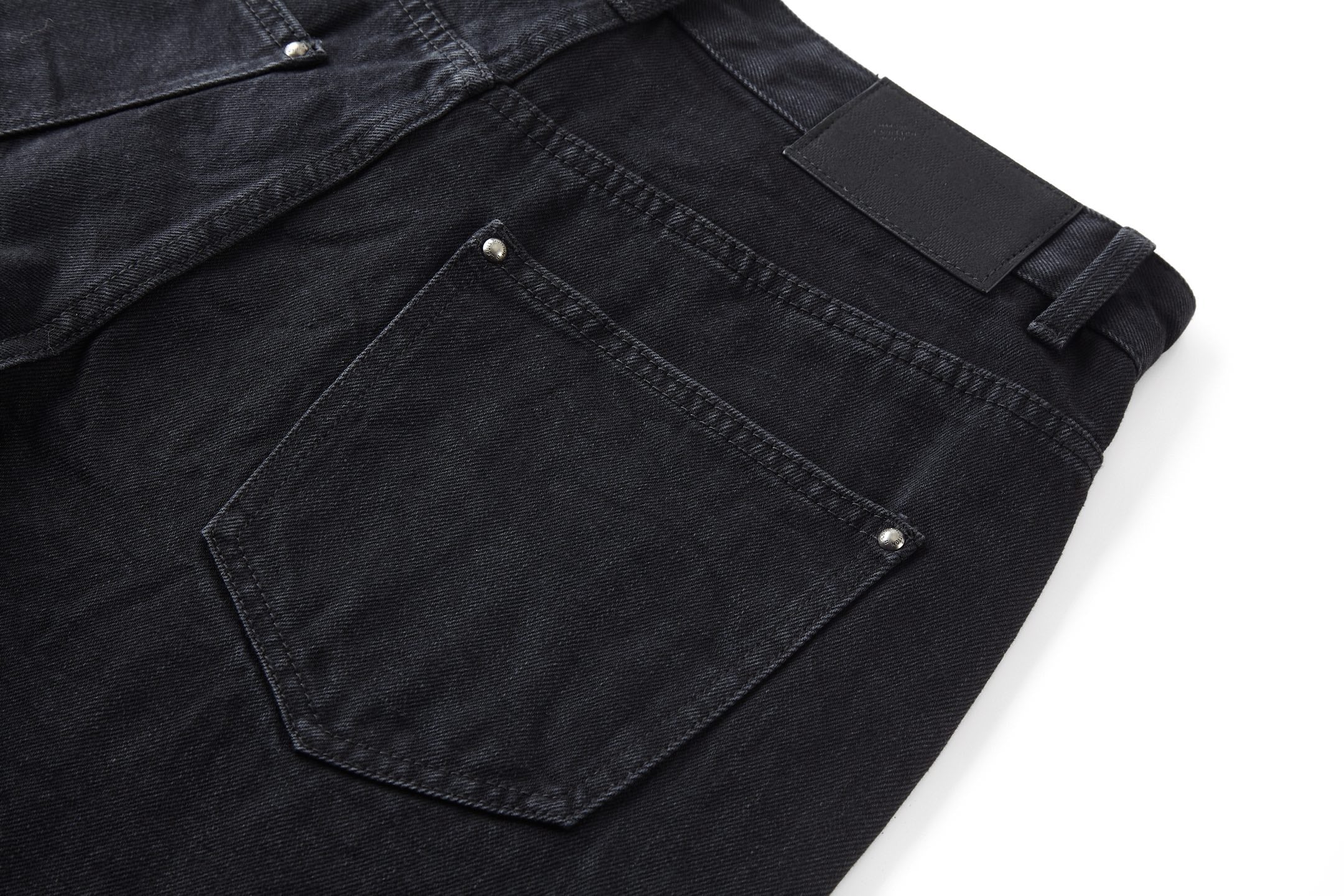 Louis 25fw disterss jeans